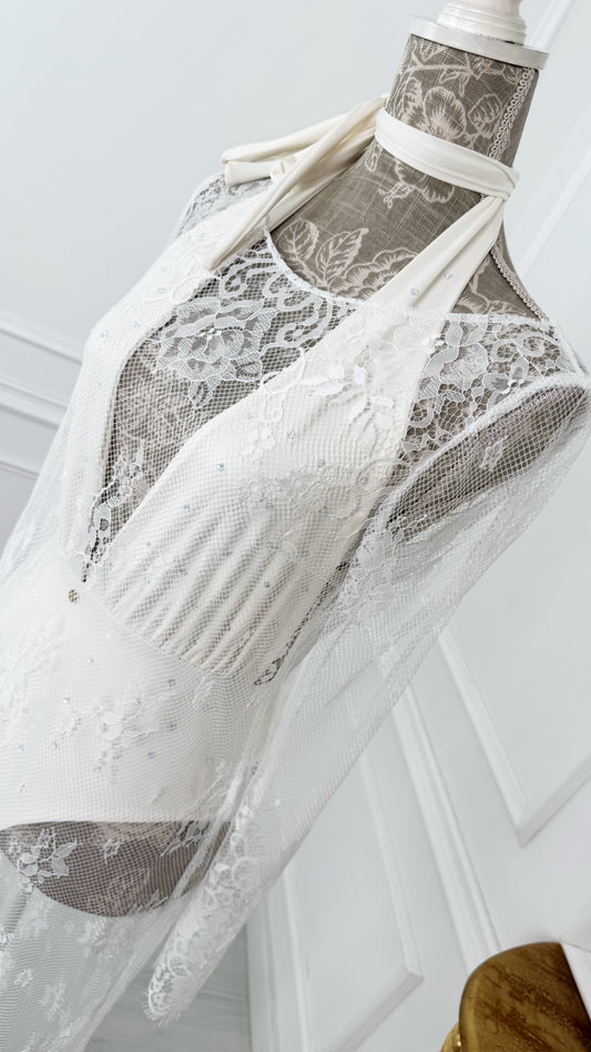 Dlouhé krajkové šaty s dlouhým rukávem BÍLÉ