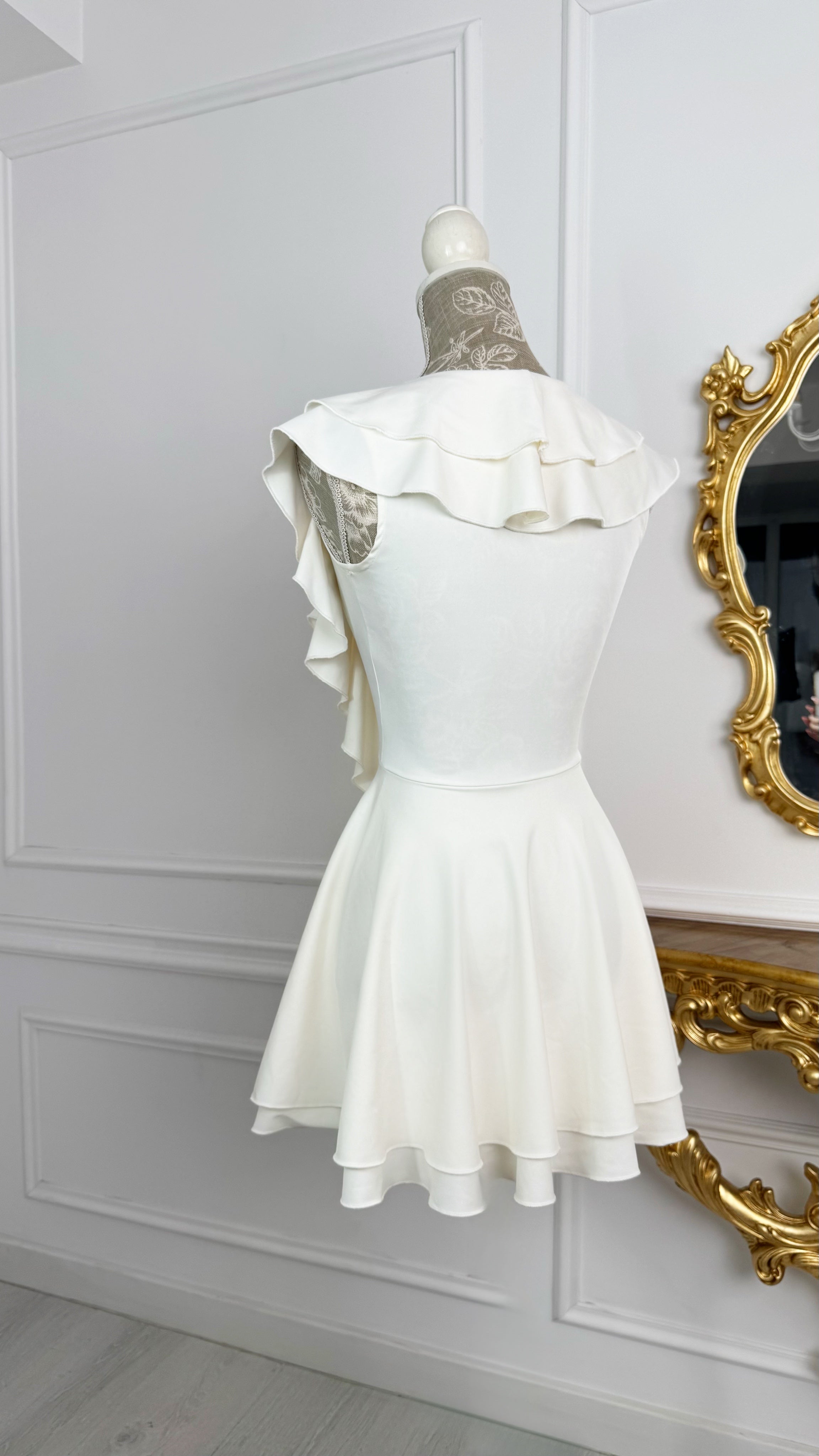 Rochie elasticǎ ALEXIS cu Volane print MILK Rochie elasticǎ ALEXIS cu Volane print MILK