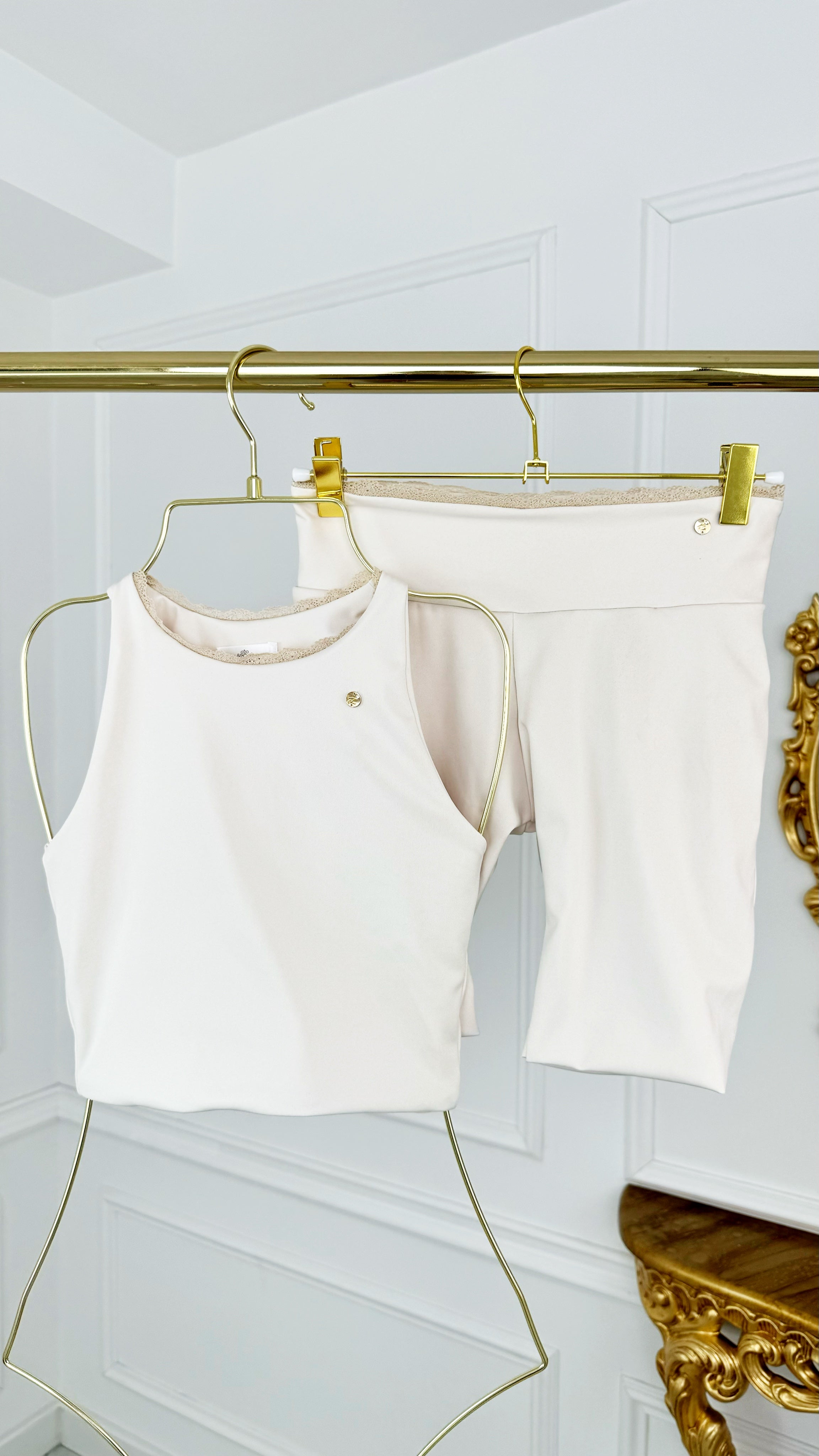 Pantaloni Scurți modelatori "HERA" elastici Crem Pantaloni Scurți modelatori "HERA" elastici Crem