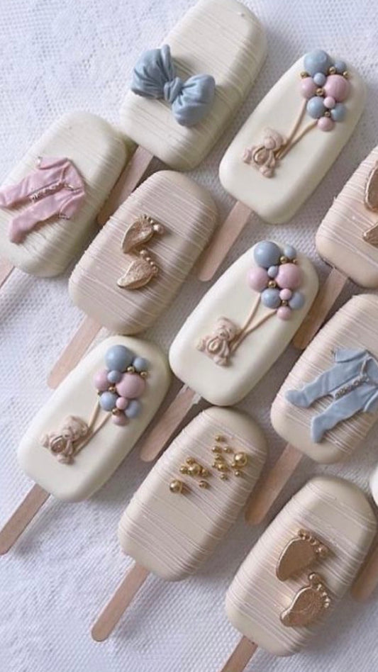 Cutie Party x 12 "Cakesicles" îmbrăcate în Ciocolatǎ Belgianǎ Callebaut