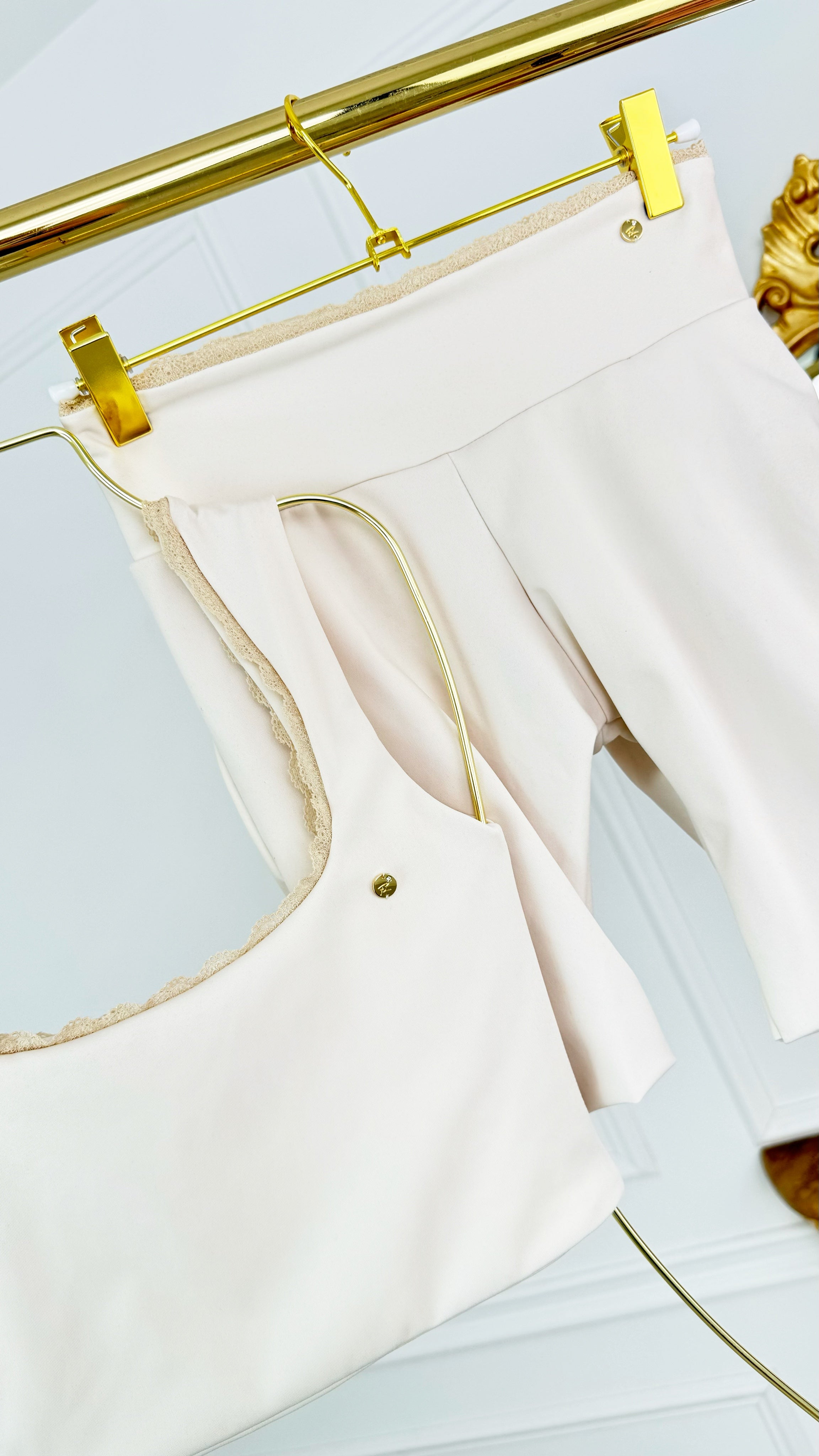 Pantaloni Scurți modelatori "HERA" elastici Crem Pantaloni Scurți modelatori "HERA" elastici Crem