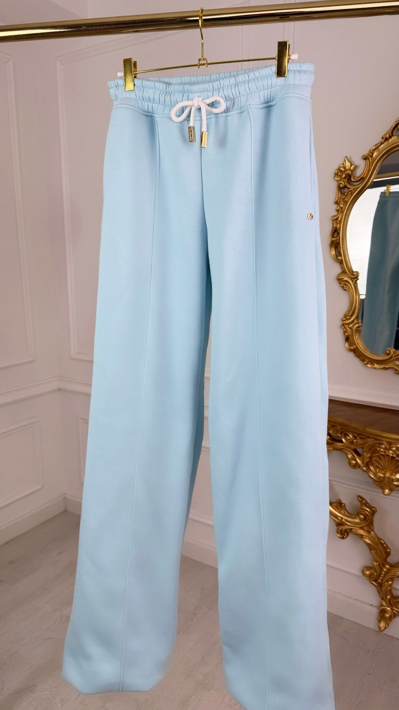 Pantaloni " BLUSH " Flauşați Largi Drepți BABY BLUE Pantaloni " BLUSH " Flauşați Largi Drepți BABY BLUE