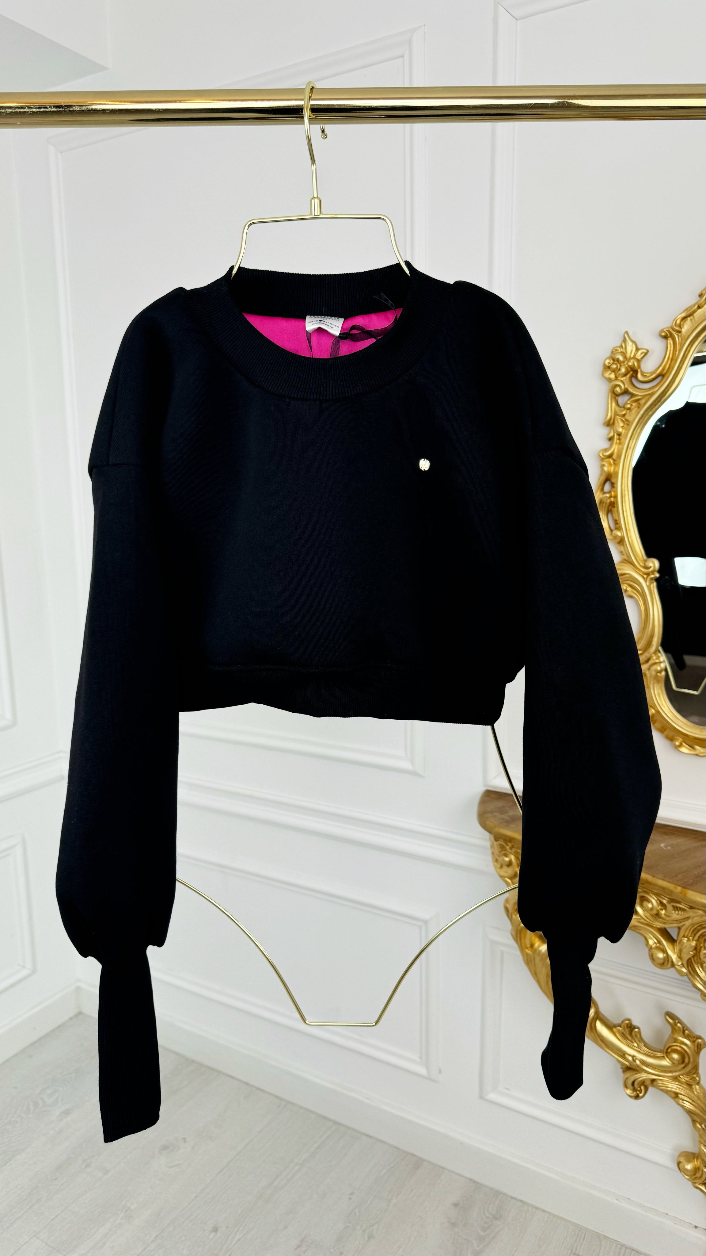 Bluză ERIA 330 cu Satin la interior Cropped NEGRU Bluză ERIA 330 cu Satin la interior Cropped NEGRU