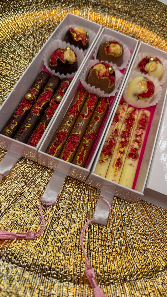 Cutie cu 1 Sertar 5 Praline Dom + Sticks din Ciocolatǎ Belgiană