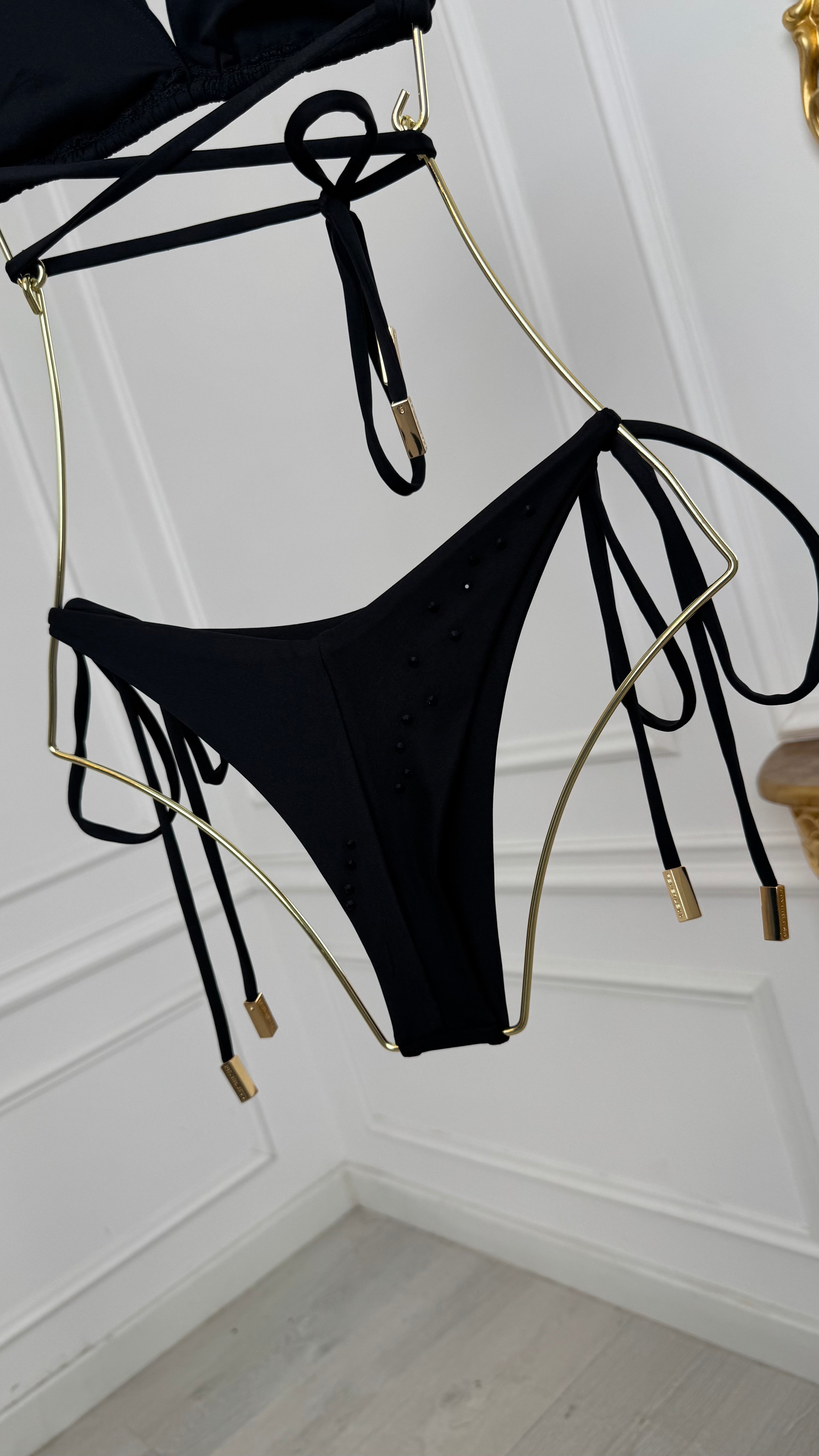 Braga de bikini con CRISTALES – NEGRO Braga de bikini con CRISTALES – NEGRO