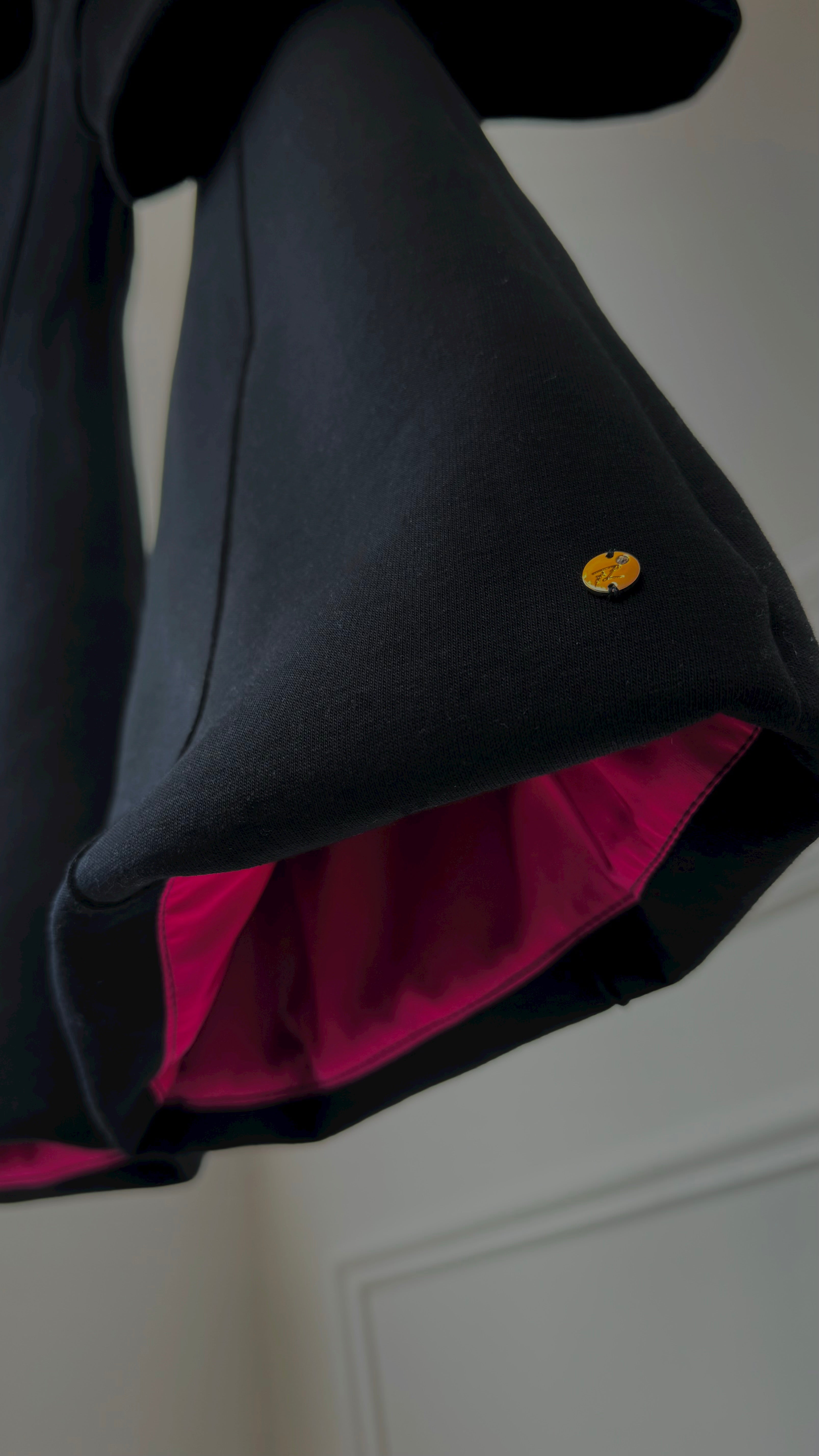 SET 2 pieces "Blush" Open-Back Hoodie + Flared Pants - BLACK SET 2 pieces "Blush" Open-Back Hoodie + Flared Pants - BLACK