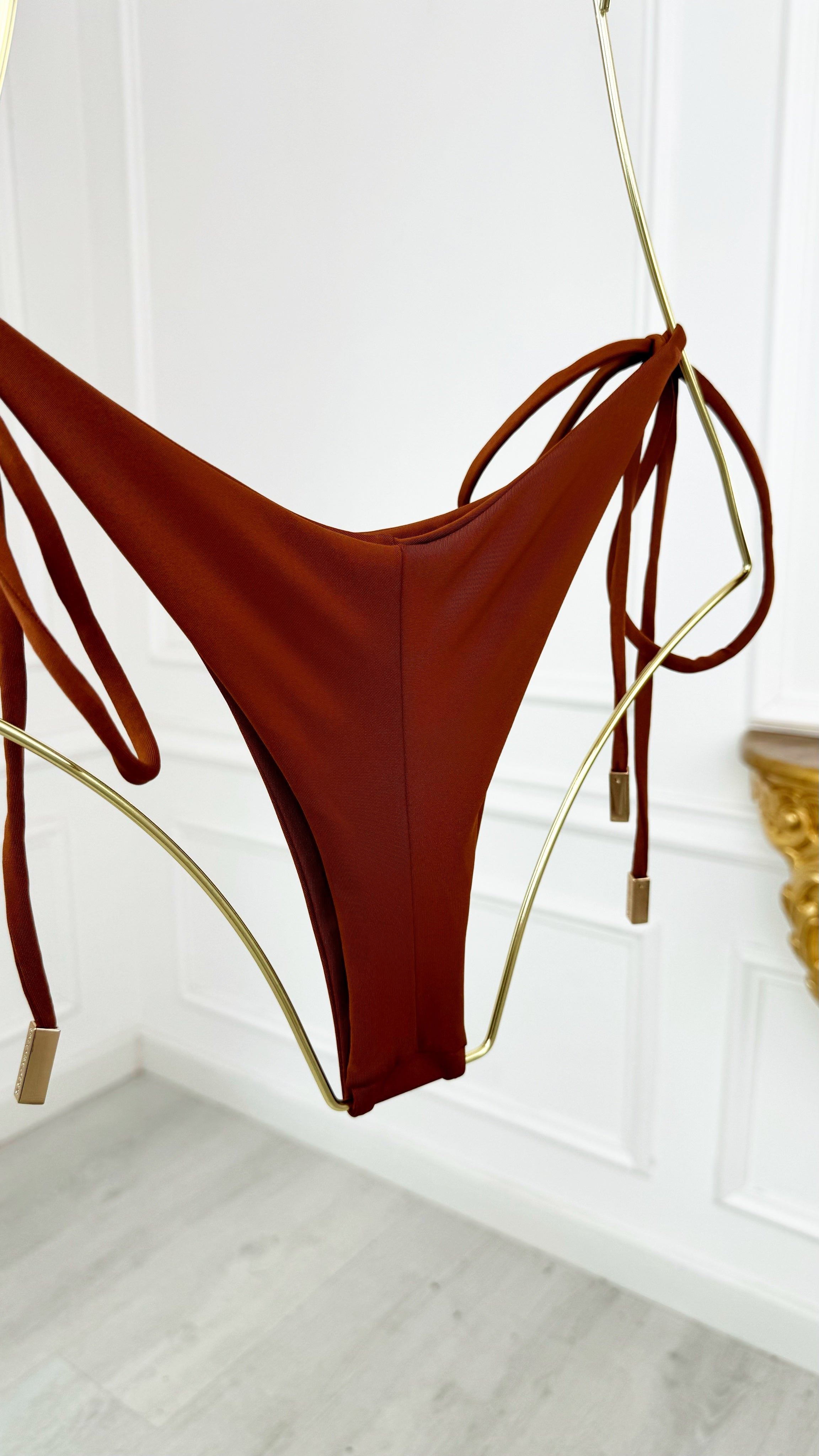 Sutien de baie triunghi AMBER cupe detașabile Sutien de baie triunghi AMBER cupe detașabile