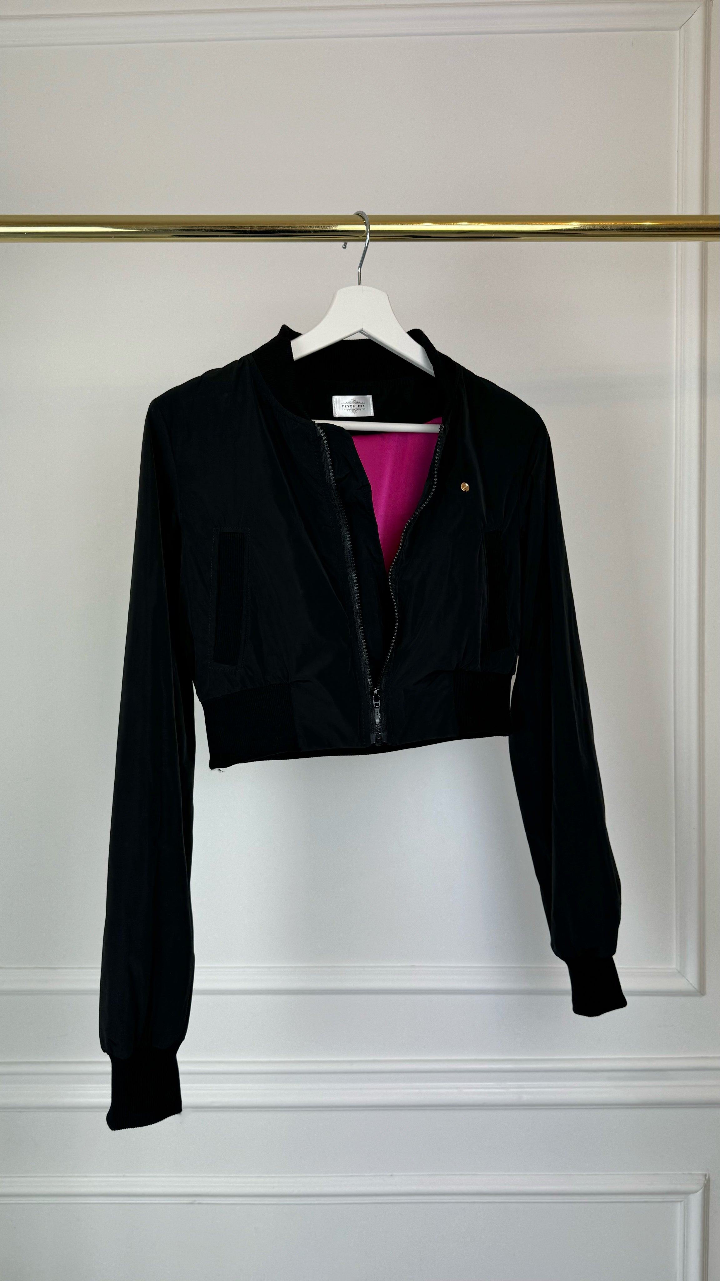 Jachetă " tip foiță" bomber scurtă din fâș Negru Jachetă " tip foiță" bomber scurtă din fâș Negru