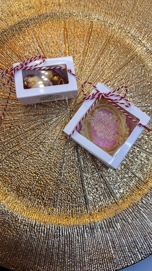 Cutie MǍRȚIŞOR- 2 Praline Ciocolată Belgianǎ