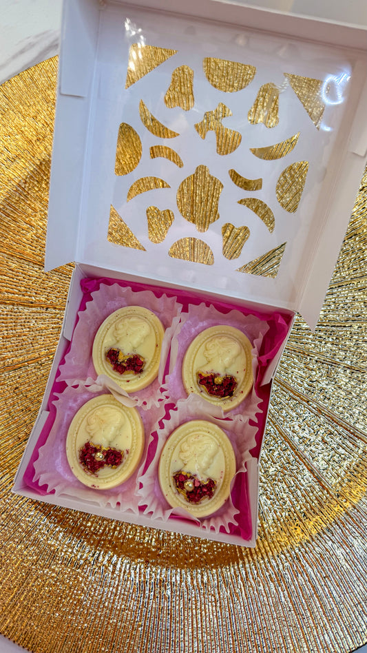 Cutie 4 Rame Cameo din Ciocolată Belgiană cu zmeurǎ liofilizatǎ