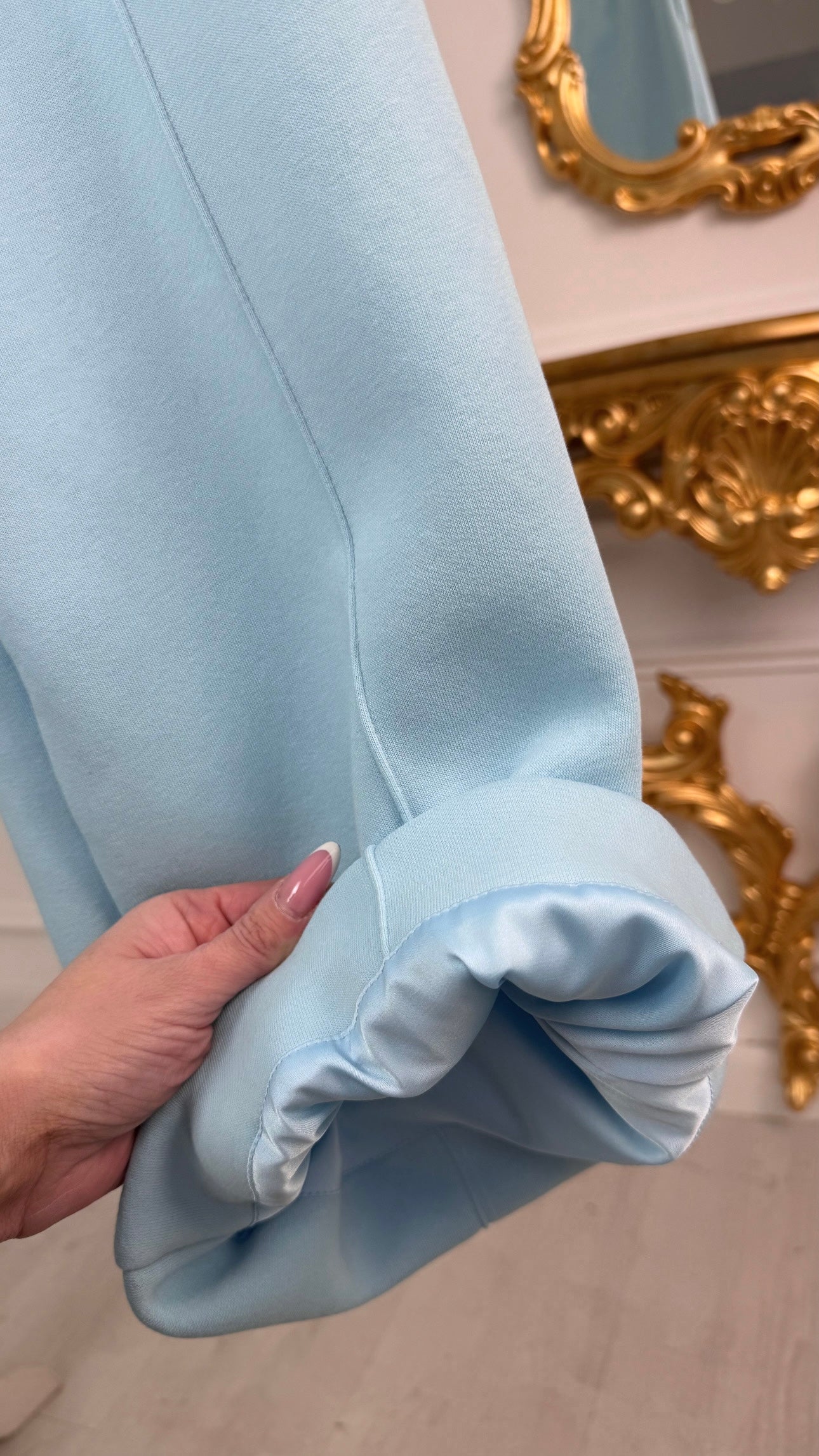 Pantaloni " BLUSH " Flauşați Largi Drepți BABY BLUE Pantaloni " BLUSH " Flauşați Largi Drepți BABY BLUE