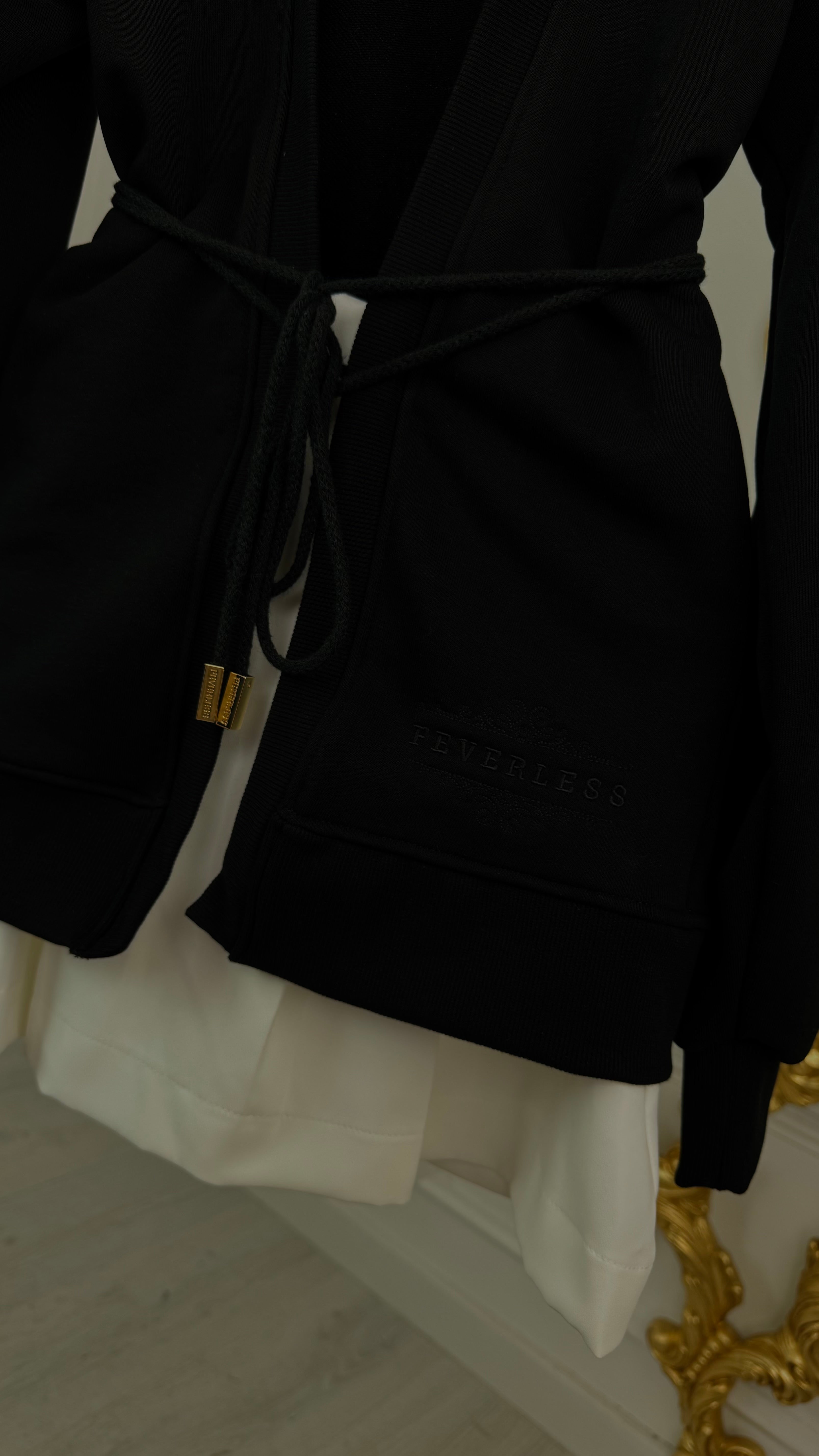 Set de 2 Piezas Blusa "Eria 330" con Espalda Descubierta + Falda de Tenis con Pantalón Corto Oculto BLANCA Set de 2 Piezas Blusa "Eria 330" con Espalda Descubierta + Falda de Tenis con Pantalón Corto Oculto BLANCA