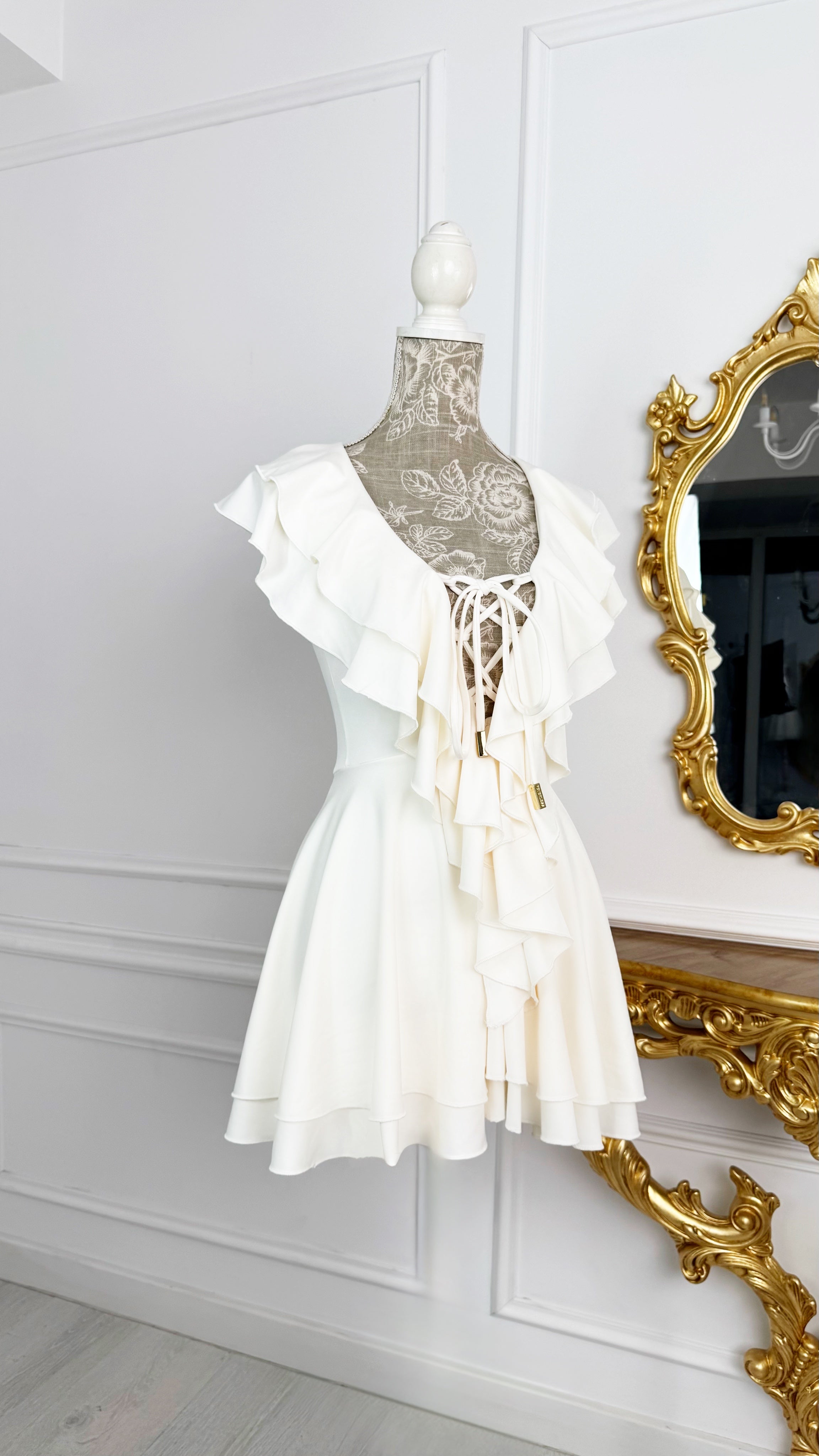 Rochie elasticǎ ALEXIS cu Volane print MILK Rochie elasticǎ ALEXIS cu Volane print MILK