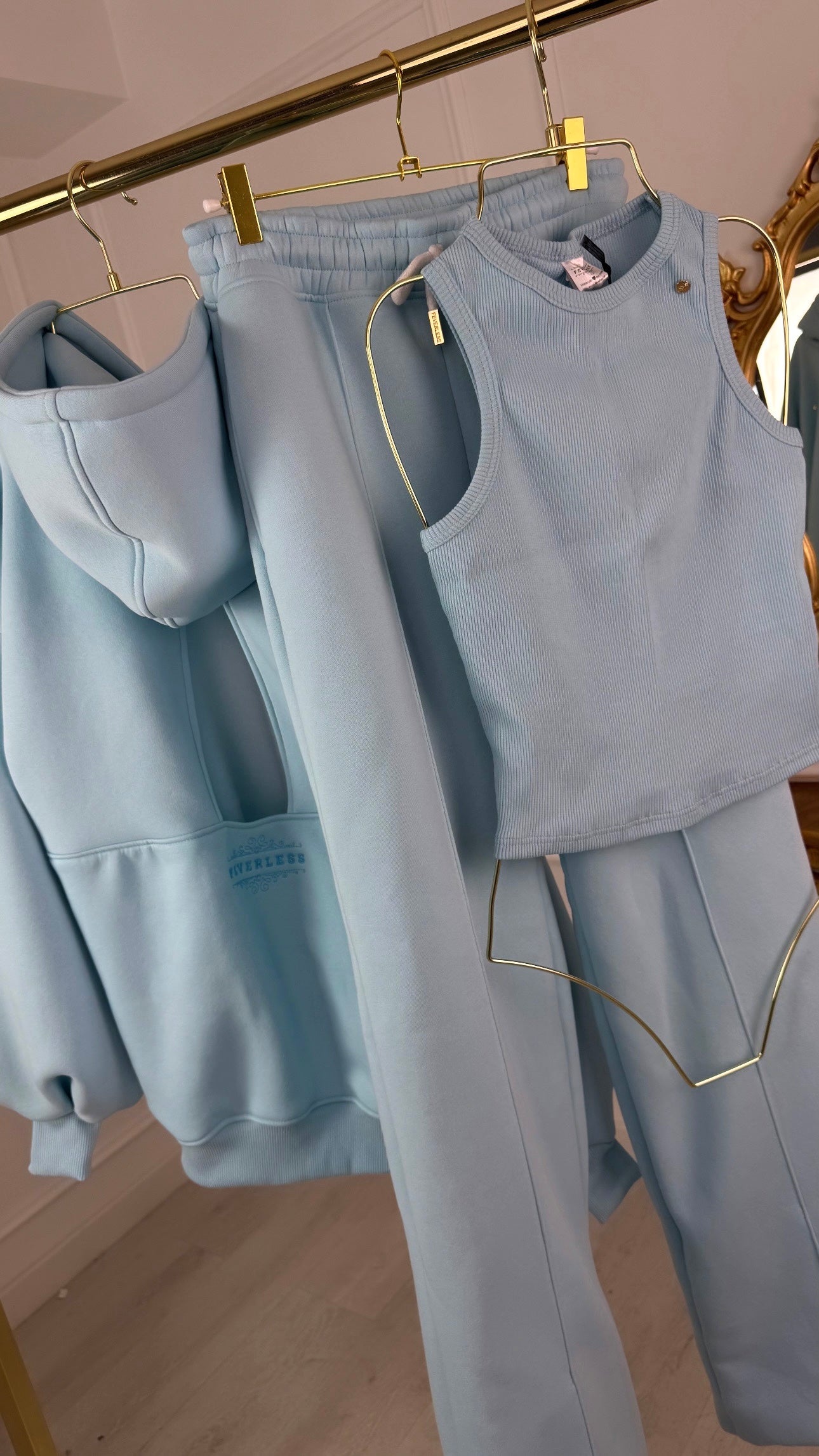 Pantaloni " BLUSH " Flauşați Largi Drepți BABY BLUE Pantaloni " BLUSH " Flauşați Largi Drepți BABY BLUE
