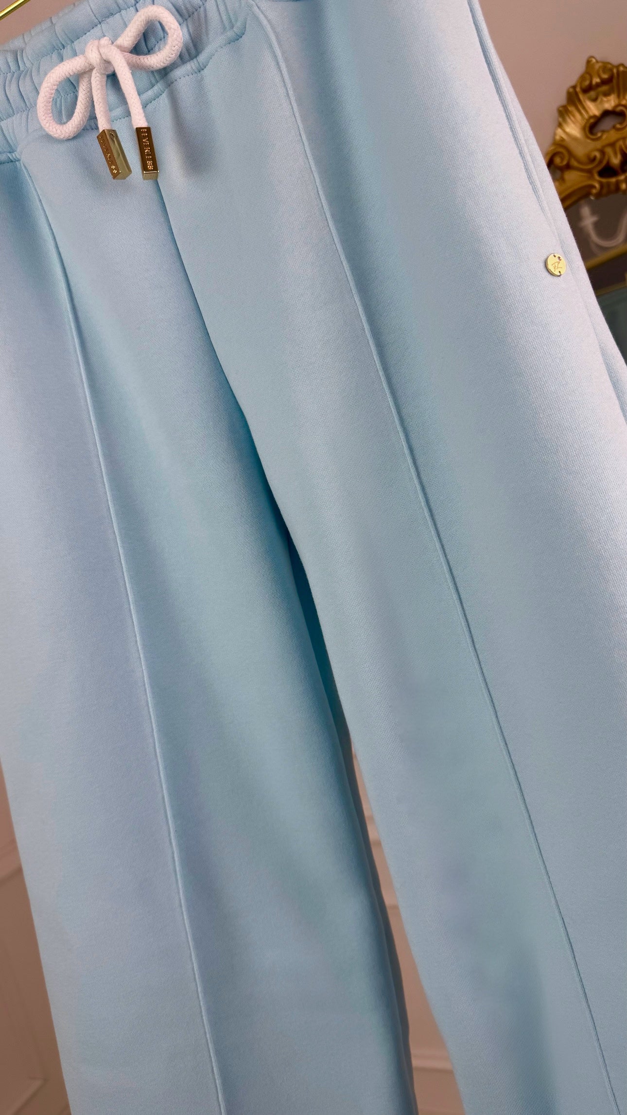 Pantaloni " BLUSH " Flauşați Largi Drepți BABY BLUE Pantaloni " BLUSH " Flauşați Largi Drepți BABY BLUE