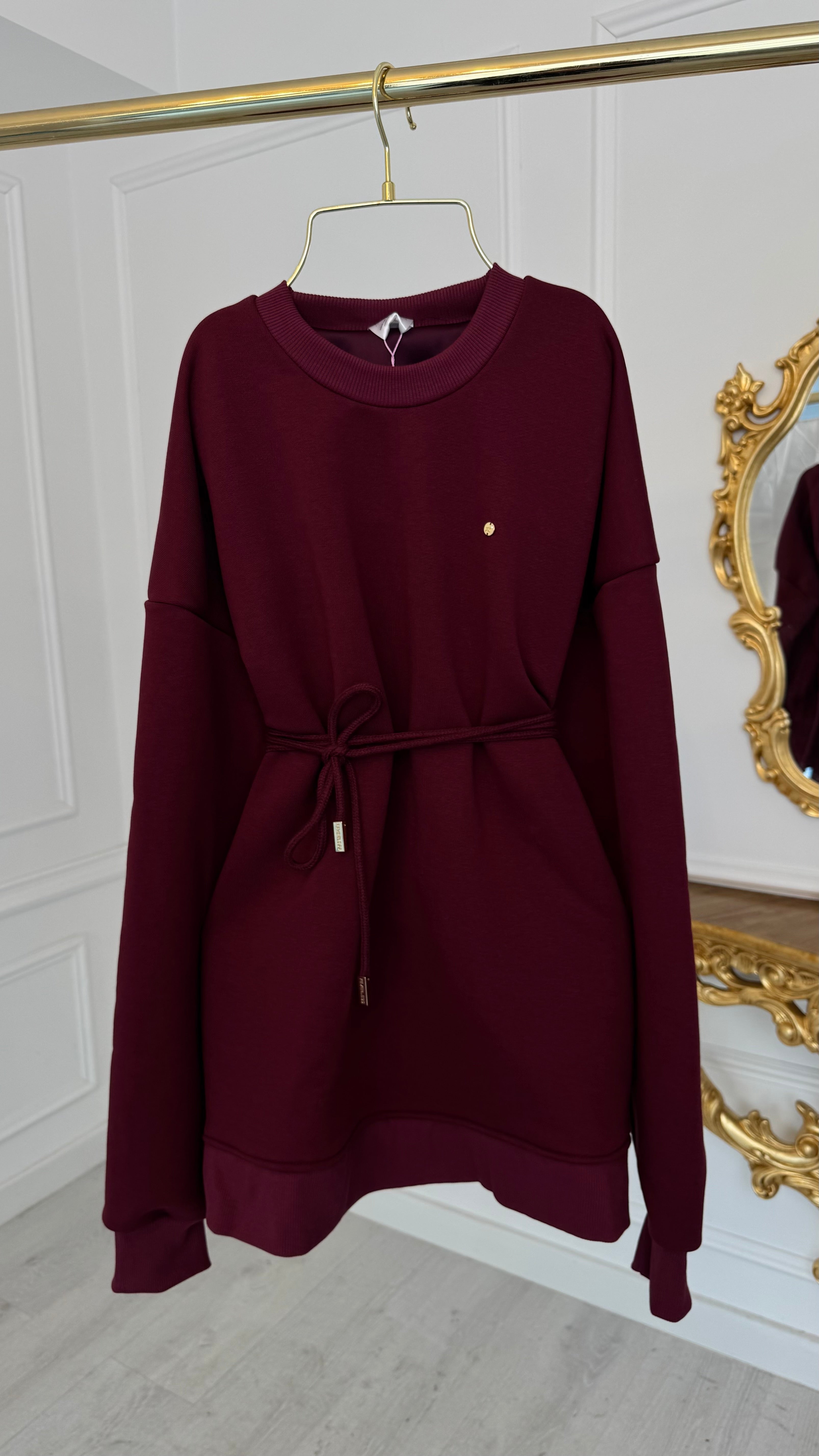 "Eria 500" top with an open back BURGUNDY "Eria 500" top with an open back BURGUNDY