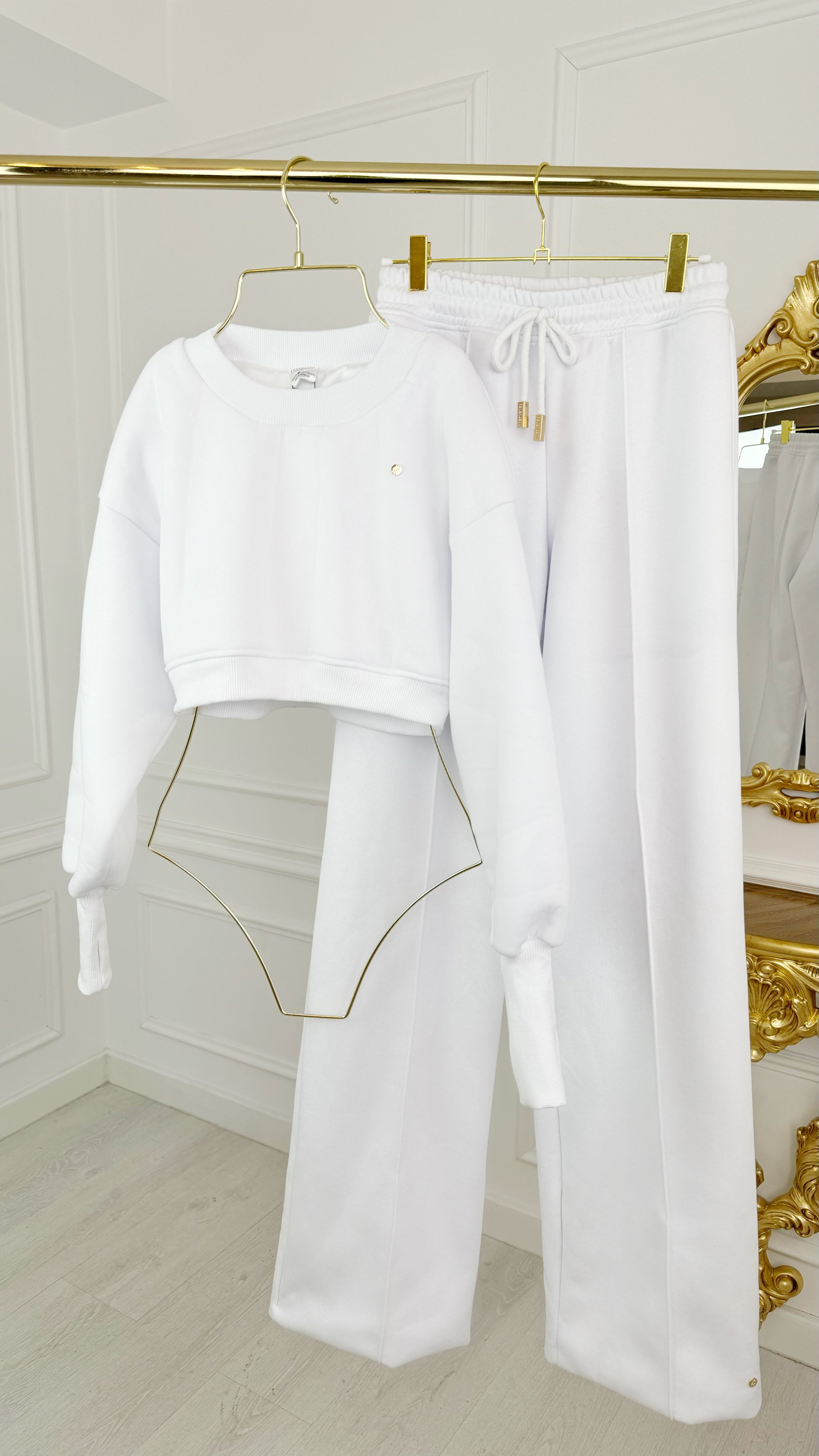 Pantaloni " BLUSH " Flauşați Largi Drepți ALB Pantaloni " BLUSH " Flauşați Largi Drepți ALB