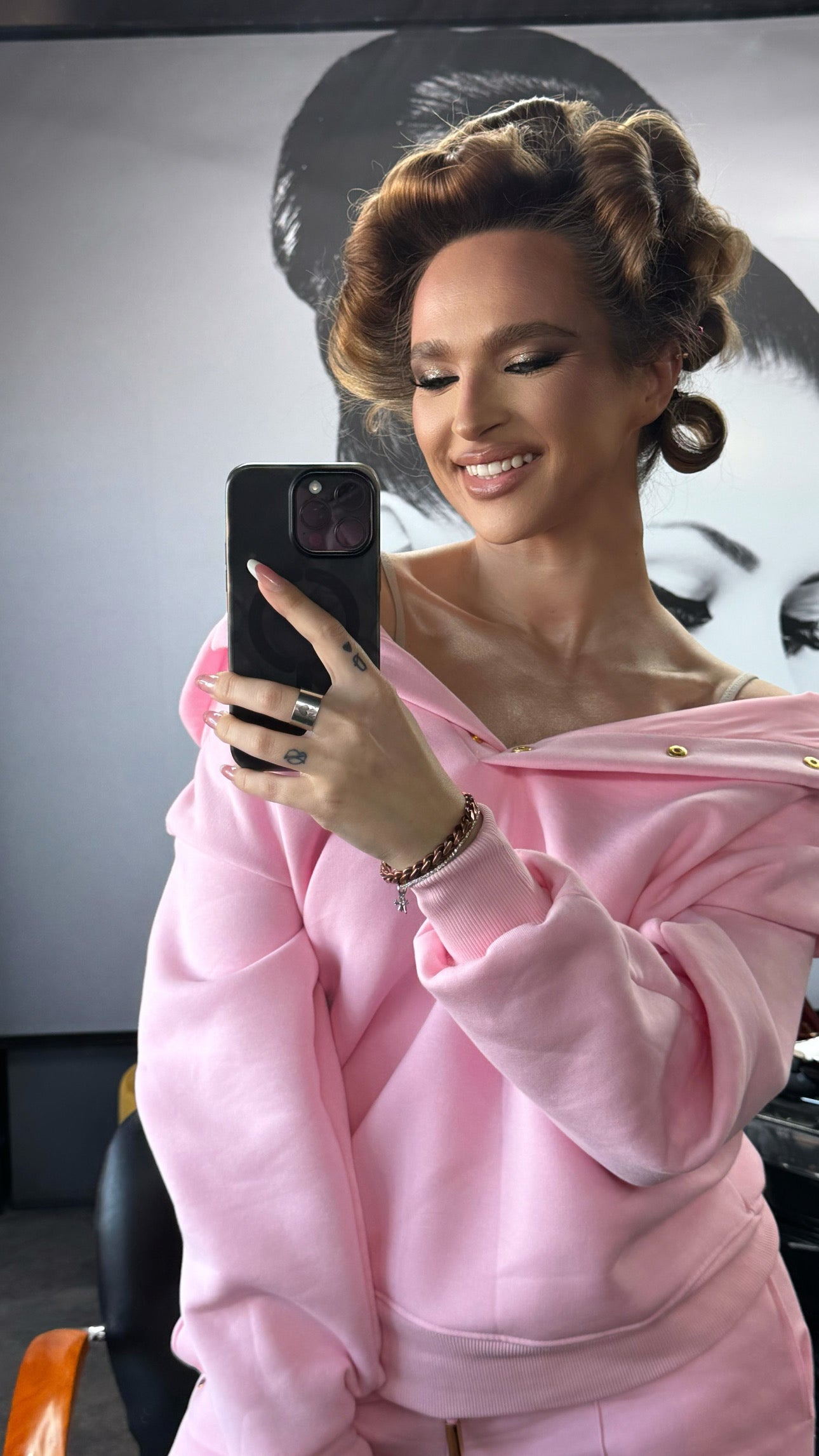 Hanorac " Blush" SNAP cu capse și Satin pe interior BABY PINK Hanorac " Blush" SNAP cu capse și Satin pe interior BABY PINK