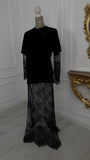 SET Tricou "SOFTIE" NEGRU STANDARD CUT  + Rochie lungă din dantelă cu mâneca lungă NEGRU SET Tricou "SOFTIE" NEGRU STANDARD CUT  + Rochie lungă din dantelă cu mâneca lungă NEGRU