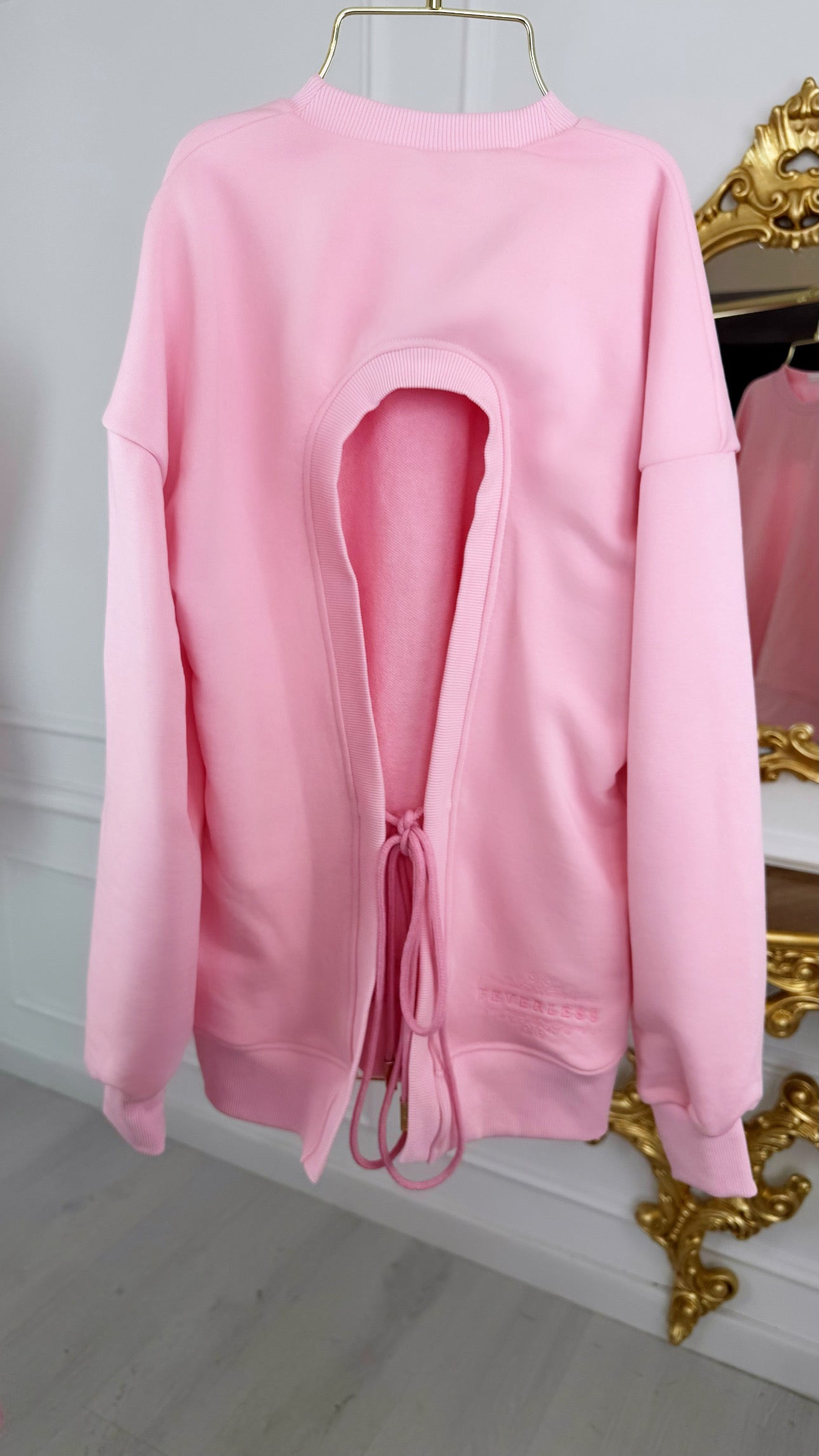 2-Piece Set "Eria 330" Open-Back Blouse + Straight-Leg Cotton Pants BABY PINK 2-Piece Set "Eria 330" Open-Back Blouse + Straight-Leg Cotton Pants BABY PINK