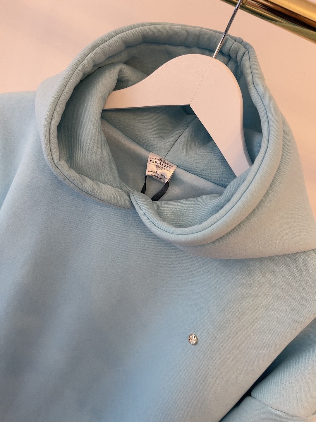 Sudadera con capucha y espalda sin cortes "Blush" con mangas acampanadas -5 VARIACIONES DE COLORES Sudadera con capucha y espalda sin cortes "Blush" con mangas acampanadas -5 VARIACIONES DE COLORES