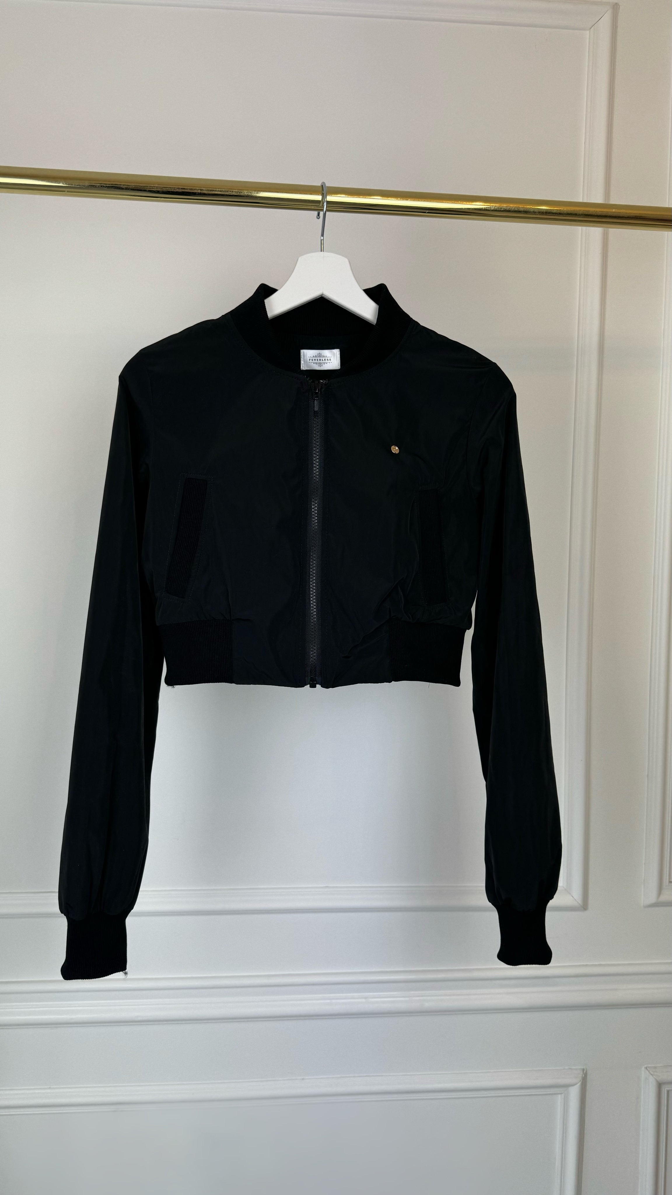 Jachetă " tip foiță" bomber scurtă din fâș Negru Jachetă " tip foiță" bomber scurtă din fâș Negru