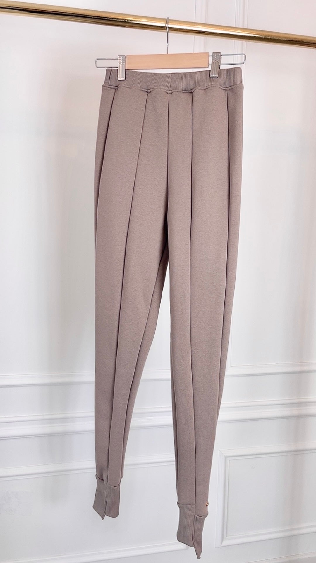 Pantalones "Blush" estilo Trapezoidal - Mocha Mousse. Pantalones "Blush" estilo Trapezoidal - Mocha Mousse.