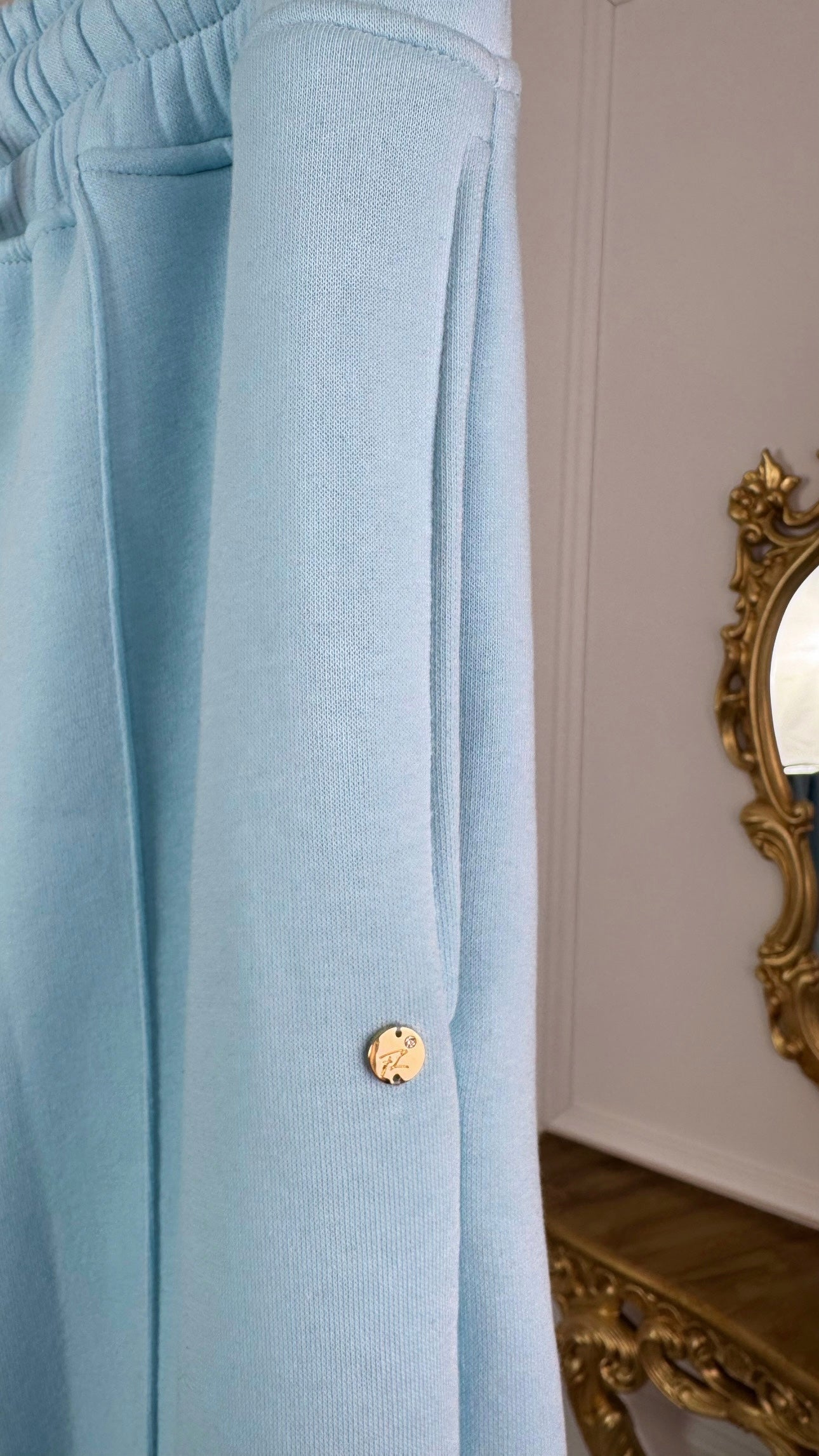 Pantaloni " BLUSH " Flauşați Largi Drepți BABY BLUE Pantaloni " BLUSH " Flauşați Largi Drepți BABY BLUE