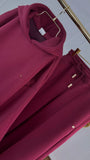 Set de 2 Piezas Sudadera "Blush" con Espalda Descubierta + Pantalones Rectos BURDEOS Set de 2 Piezas Sudadera "Blush" con Espalda Descubierta + Pantalones Rectos BURDEOS