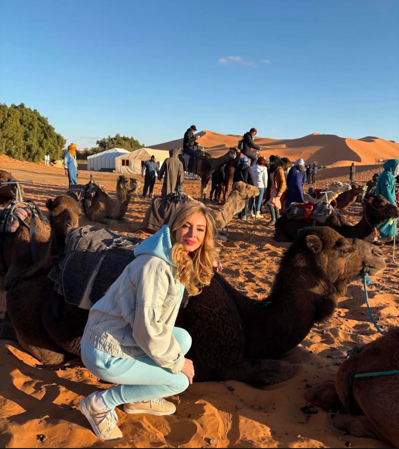 SET 3 piese "Blush" Hanorac cu SPATELE GOL + Pantaloni "Pană"+ Top - BABY BLUE SET 3 piese "Blush" Hanorac cu SPATELE GOL + Pantaloni "Pană"+ Top - BABY BLUE