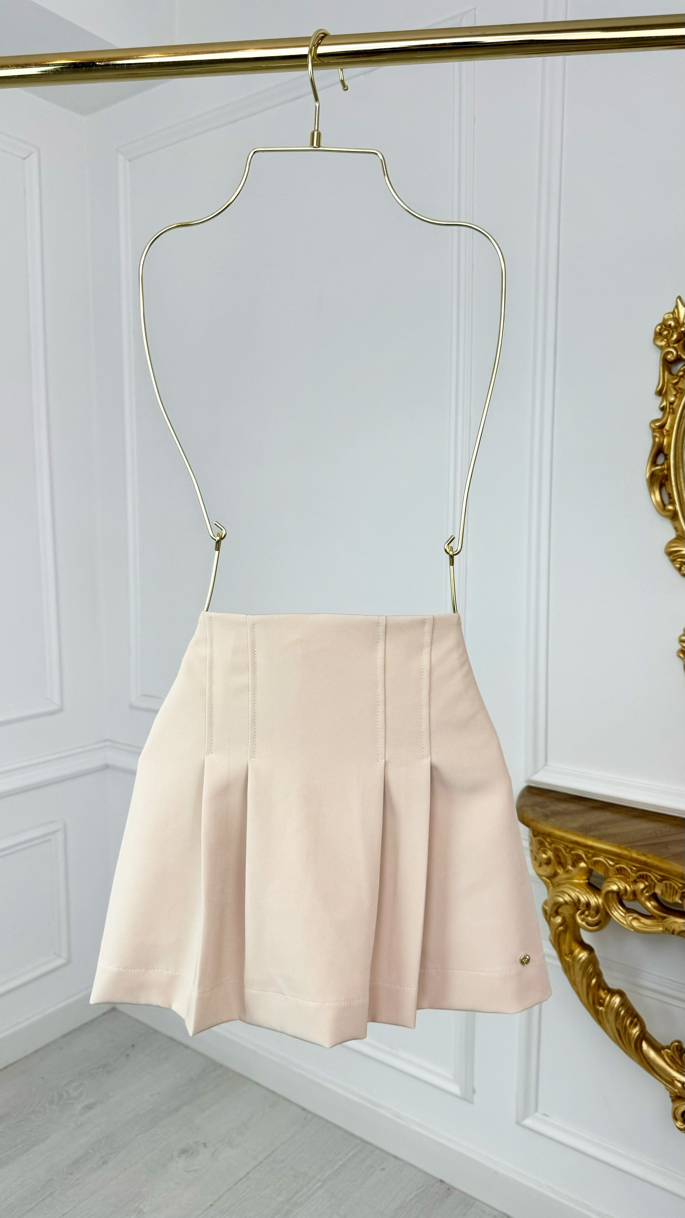 Falda De Tenis Corta Con Pantalones Ocultos - BEIGE Falda De Tenis Corta Con Pantalones Ocultos - BEIGE