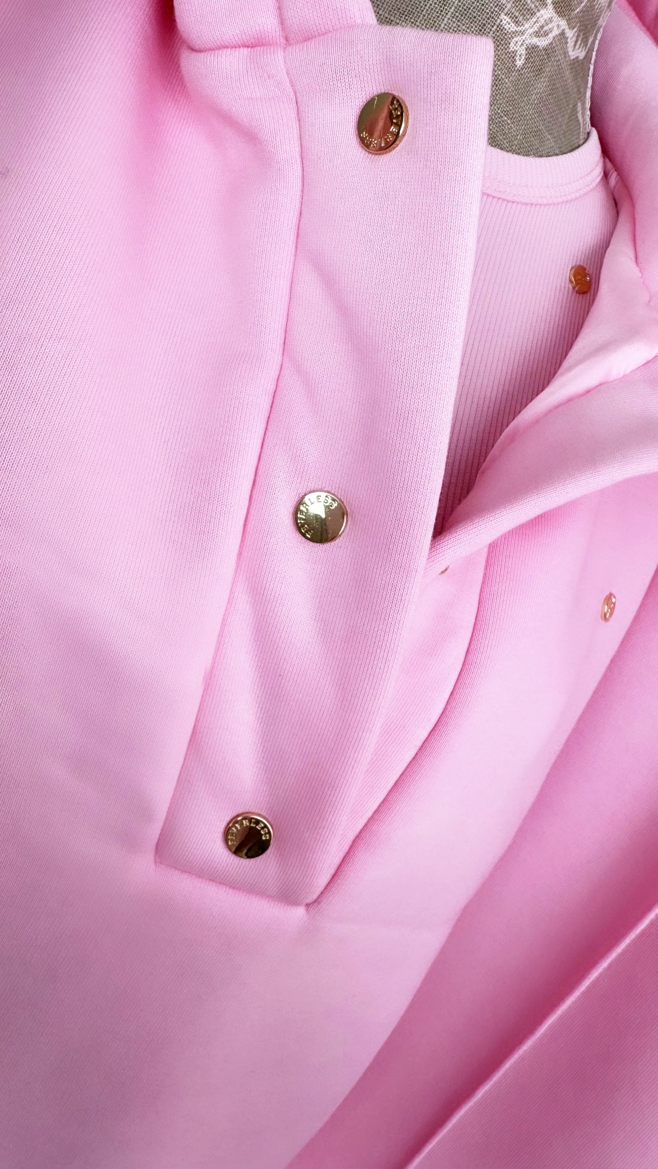 Hanorac " Blush" SNAP cu capse și Satin pe interior BABY PINK Hanorac " Blush" SNAP cu capse și Satin pe interior BABY PINK