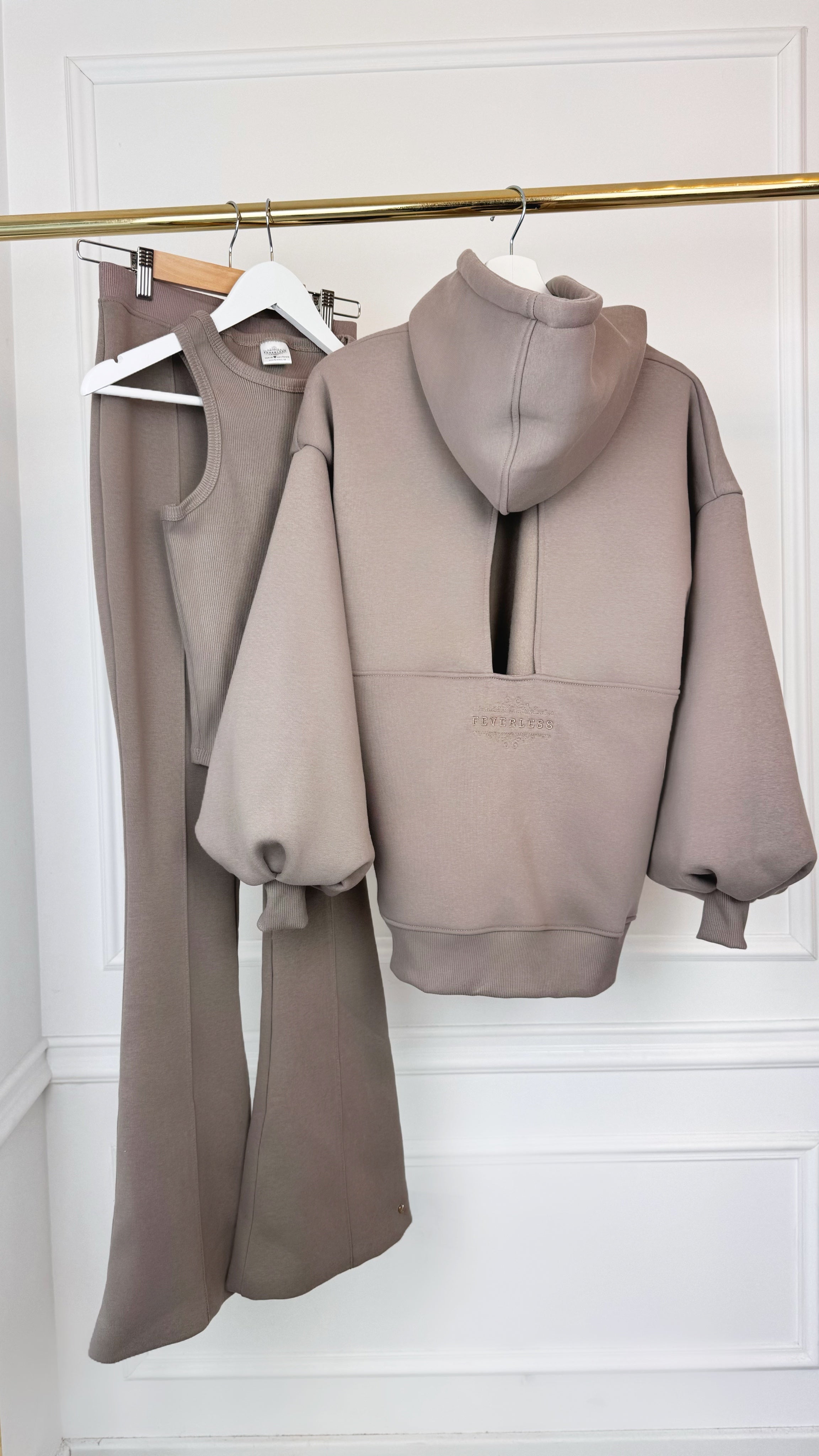 3 PIECE SET "Blush" HOLE BACK SWEATSHIRT + FLARE PANTS + Top - 4 VARIATIONS OF COLORS 3 PIECE SET "Blush" HOLE BACK SWEATSHIRT + FLARE PANTS + Top - 4 VARIATIONS OF COLORS