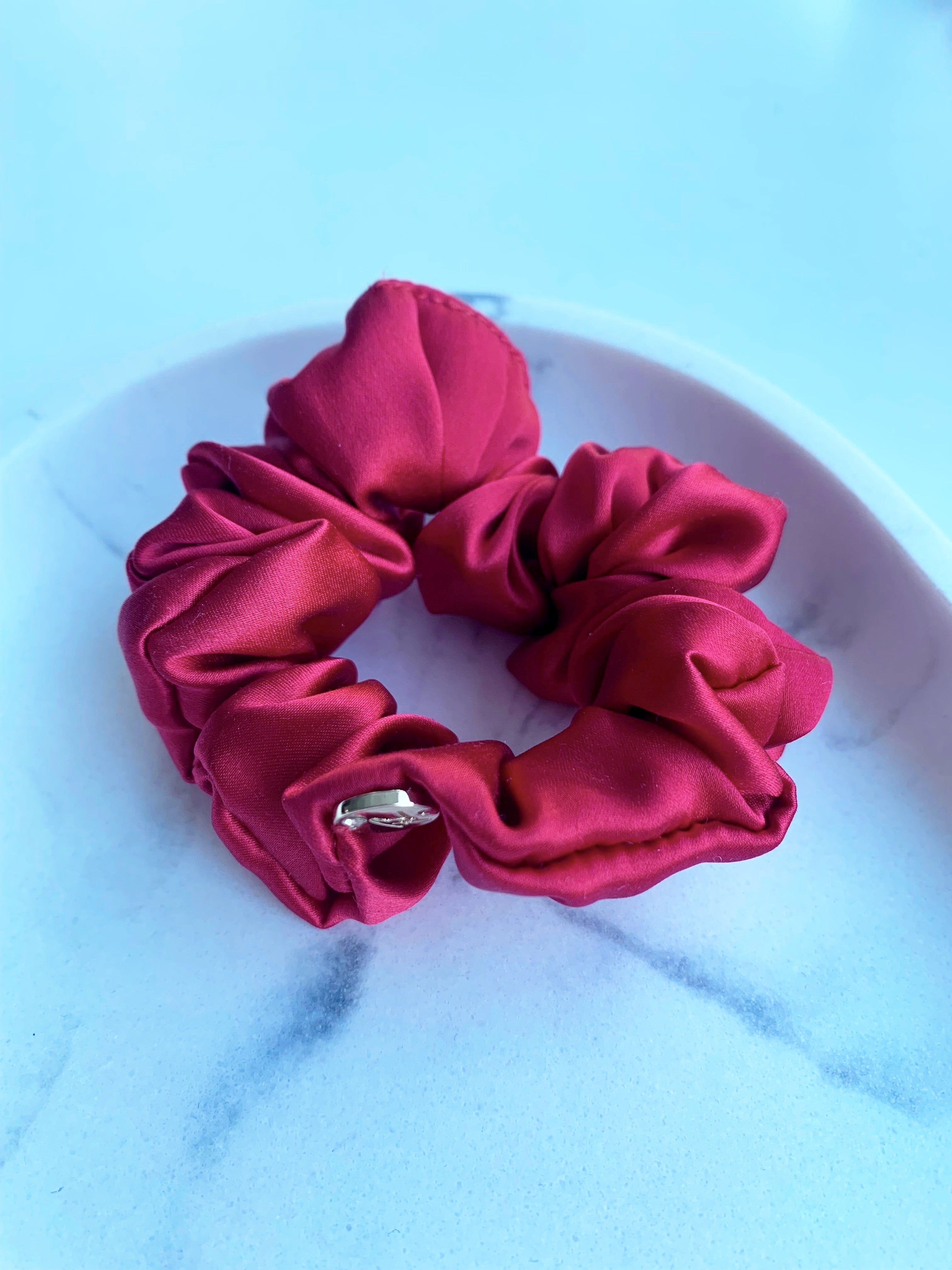 1 Medium Mulberry Natural Silk Scrunchie 1 Medium Mulberry Natural Silk Scrunchie