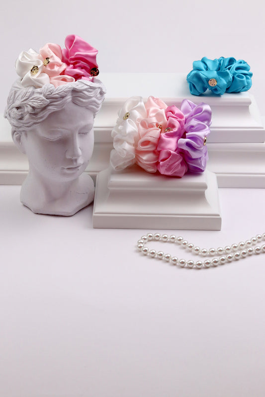 5 Mulberry Natural Silk Medium Scrunchies
(add a note at the order with the desired colours)