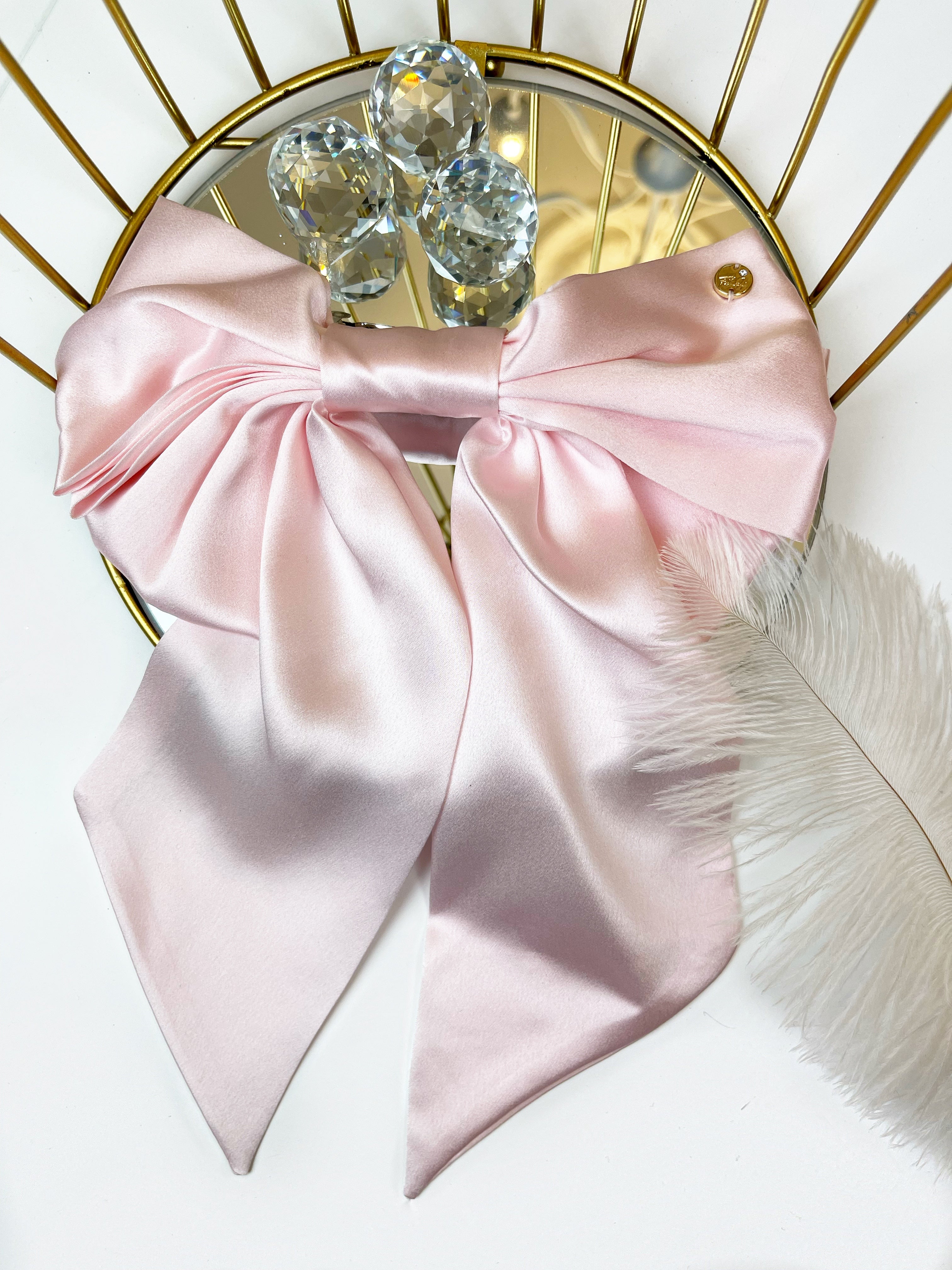 Hair Bow made from Natural Silk in various colors. Hair Bow made from Natural Silk in various colors.