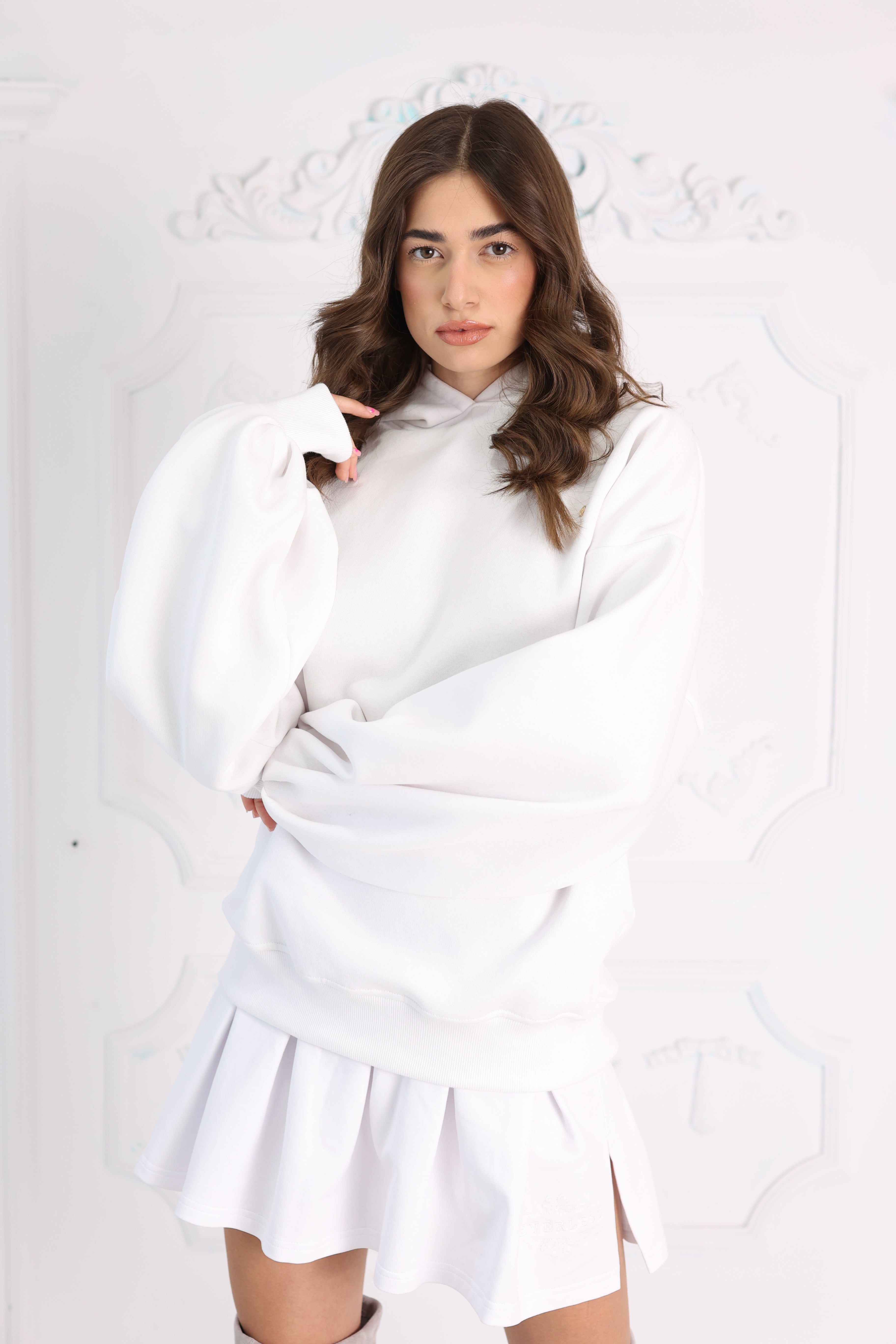 Hanorac  " Blush " cu spatele gol și mâneci clopot ALB Hanorac  " Blush " cu spatele gol și mâneci clopot ALB