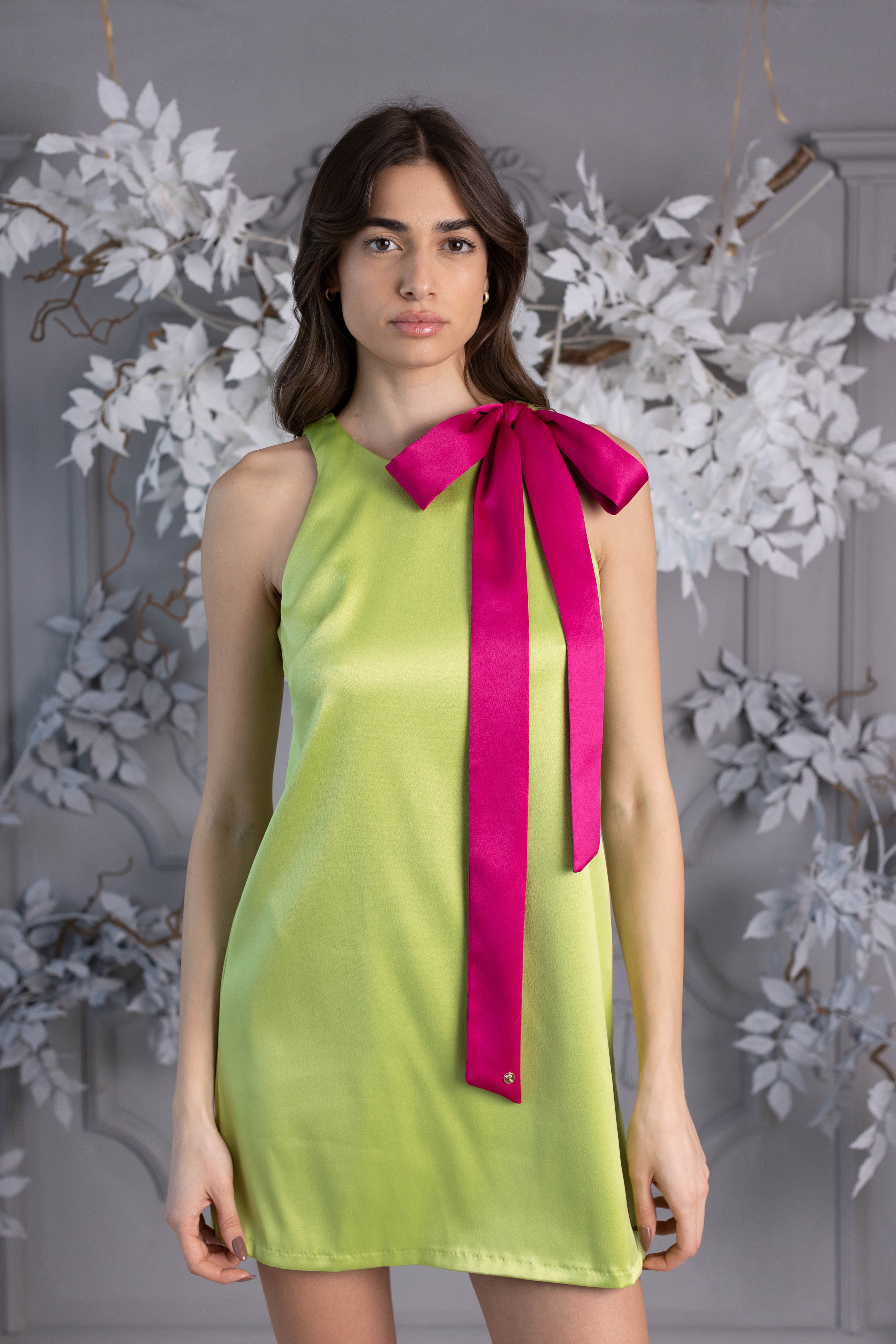 Vestido Corto Tafetán Línea A Verde Lima Vestido Corto Tafetán Línea A Verde Lima