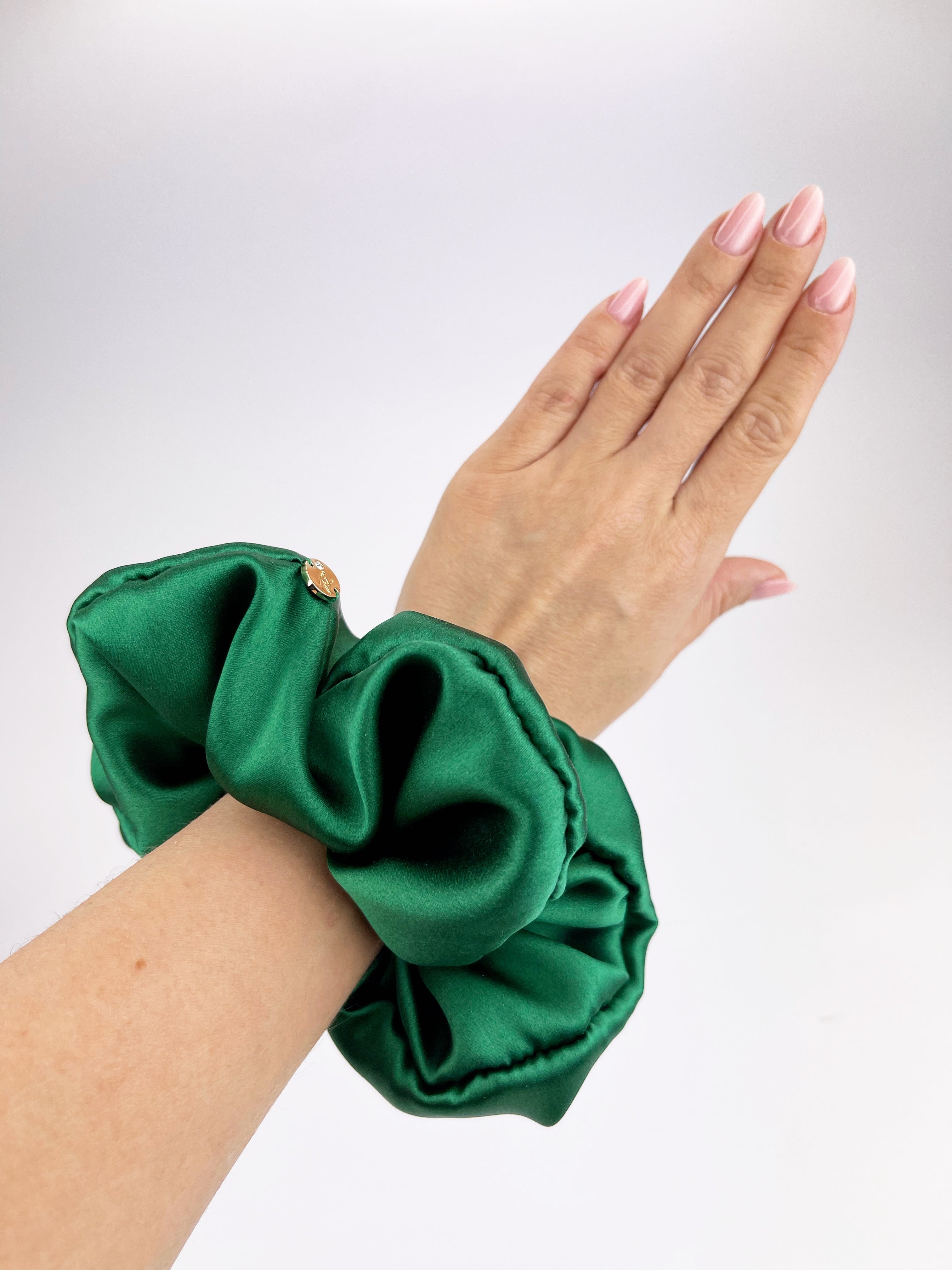 1 Large Mulberry Natural Silk Scrunchie in various colors. 1 Large Mulberry Natural Silk Scrunchie in various colors.