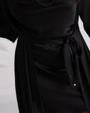Conjunto Bata Corta Ondas Satén + Vestido Negro Espalda Descubierta Conjunto Bata Corta Ondas Satén + Vestido Negro Espalda Descubierta