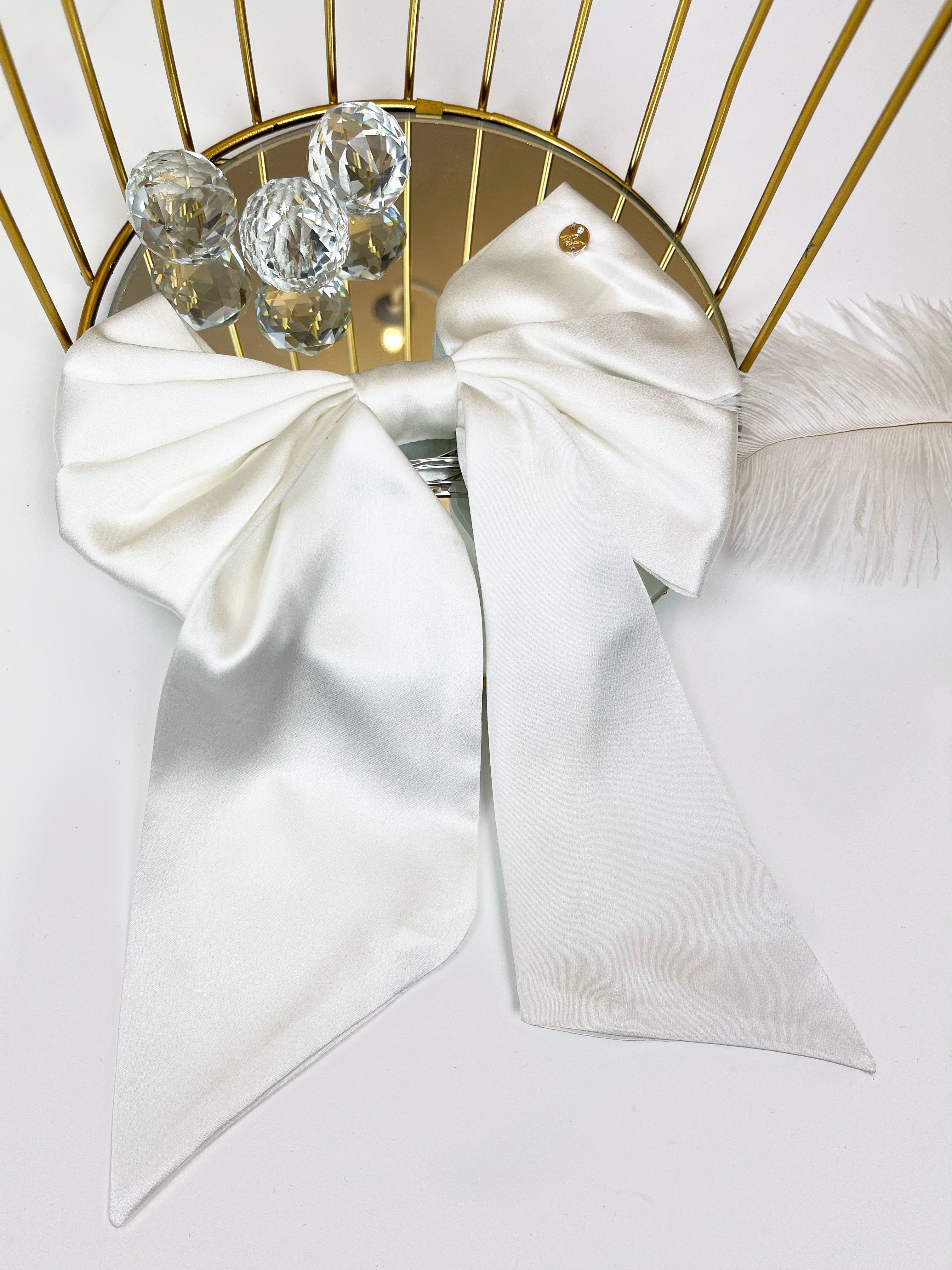 Hair Bow made from Natural Silk in various colors. Hair Bow made from Natural Silk in various colors.