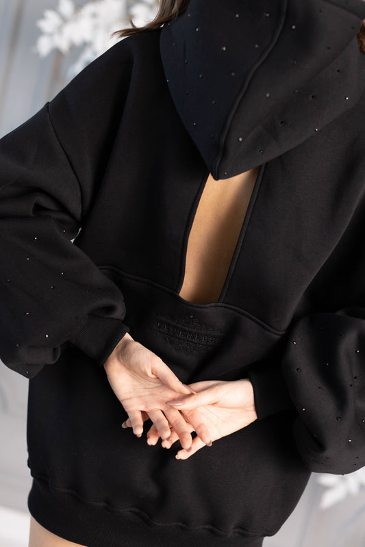 Sudadera "Blush" CRYSTALS con espalda abierta y mangas acampanadas NEGRO