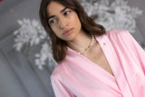 Conjunto Bata Corta Ondas Satén + Vestido Escote en la Espalda Bebé ROSA Conjunto Bata Corta Ondas Satén + Vestido Escote en la Espalda Bebé ROSA