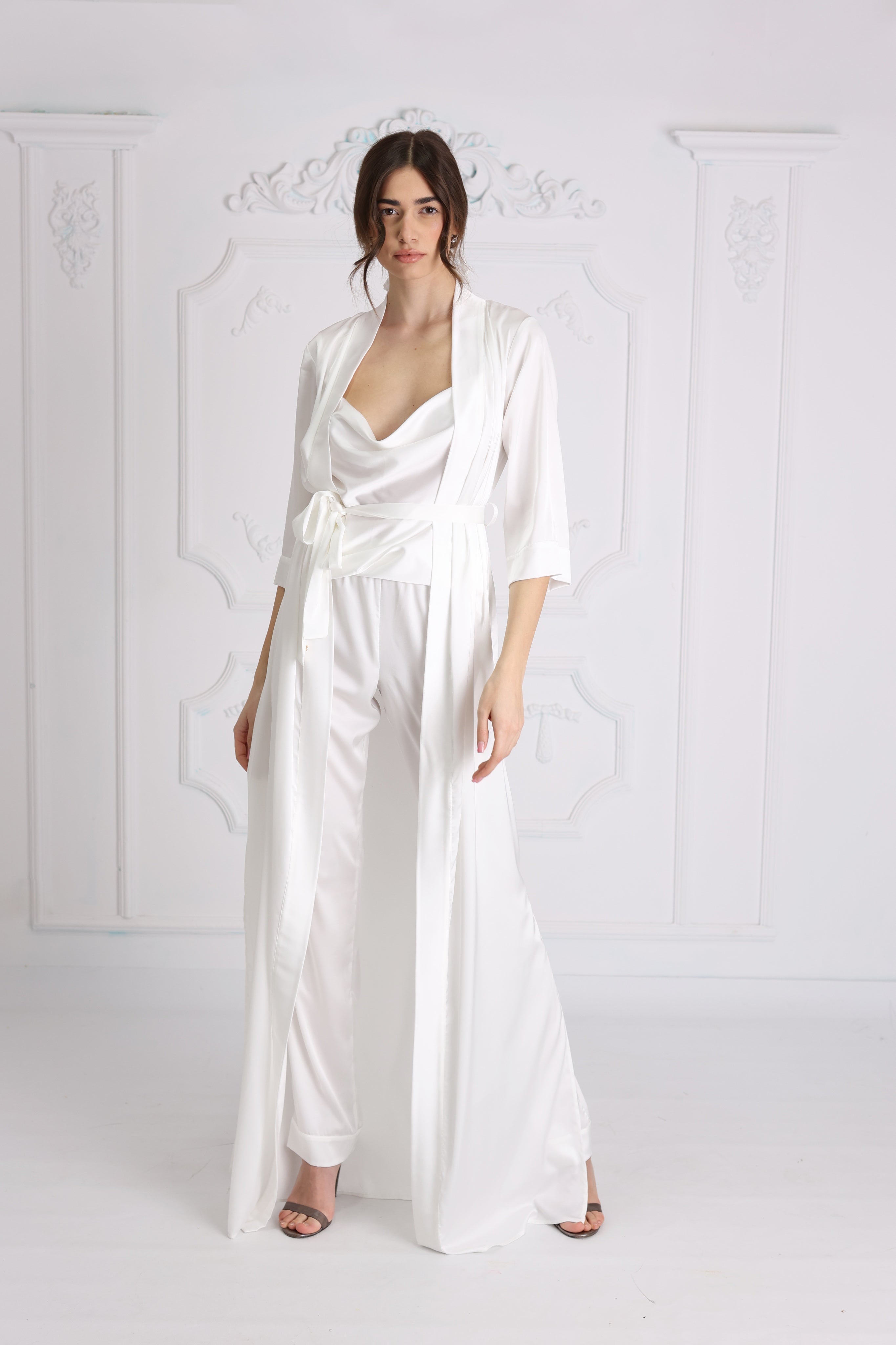 Bata larga de raso White Wave Bata larga de raso White Wave