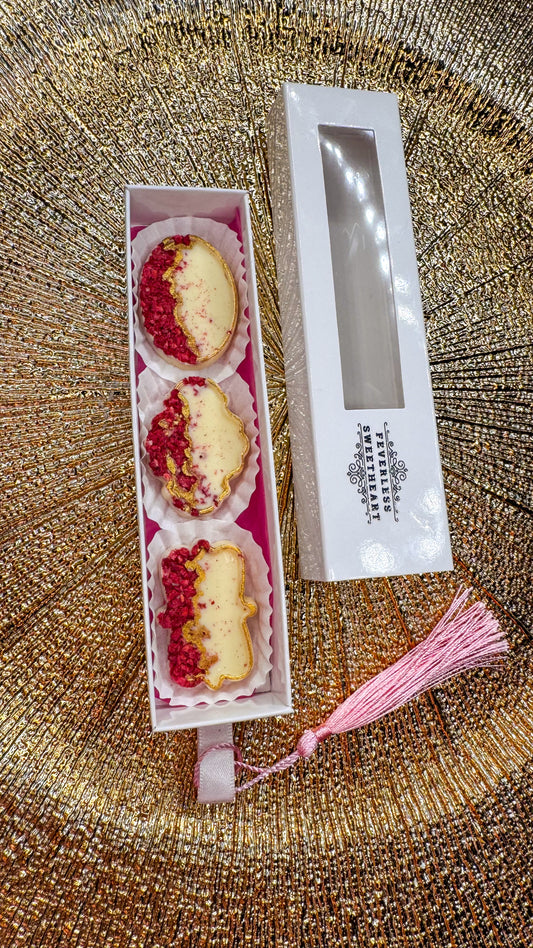 Cutie cu Sertar 3 Rame Ciocolatǎ Albǎ cu zmeurǎ liofilizatǎ