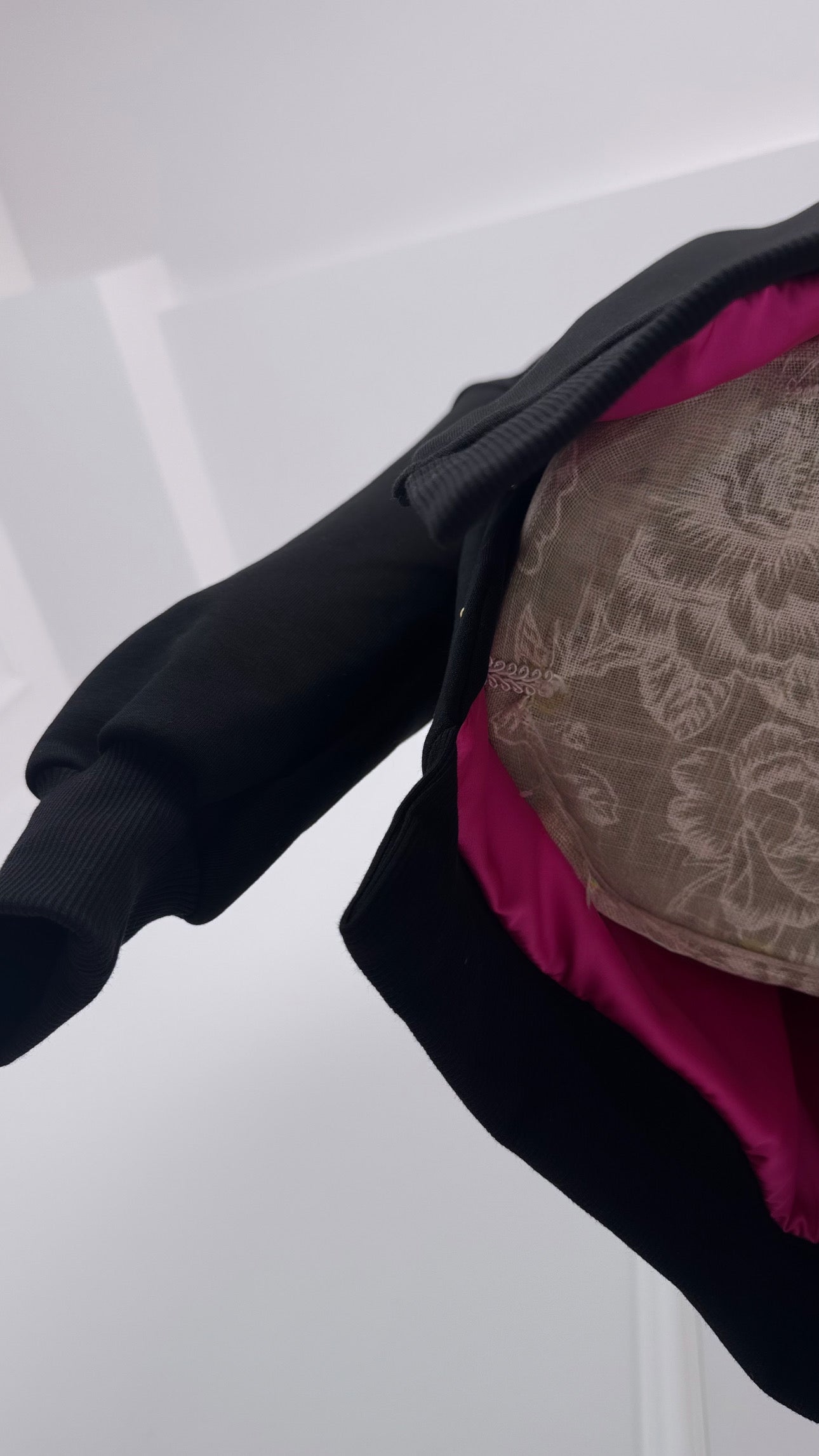 Bluză BLUSH - SNAP cu Satin la interior NEGRU