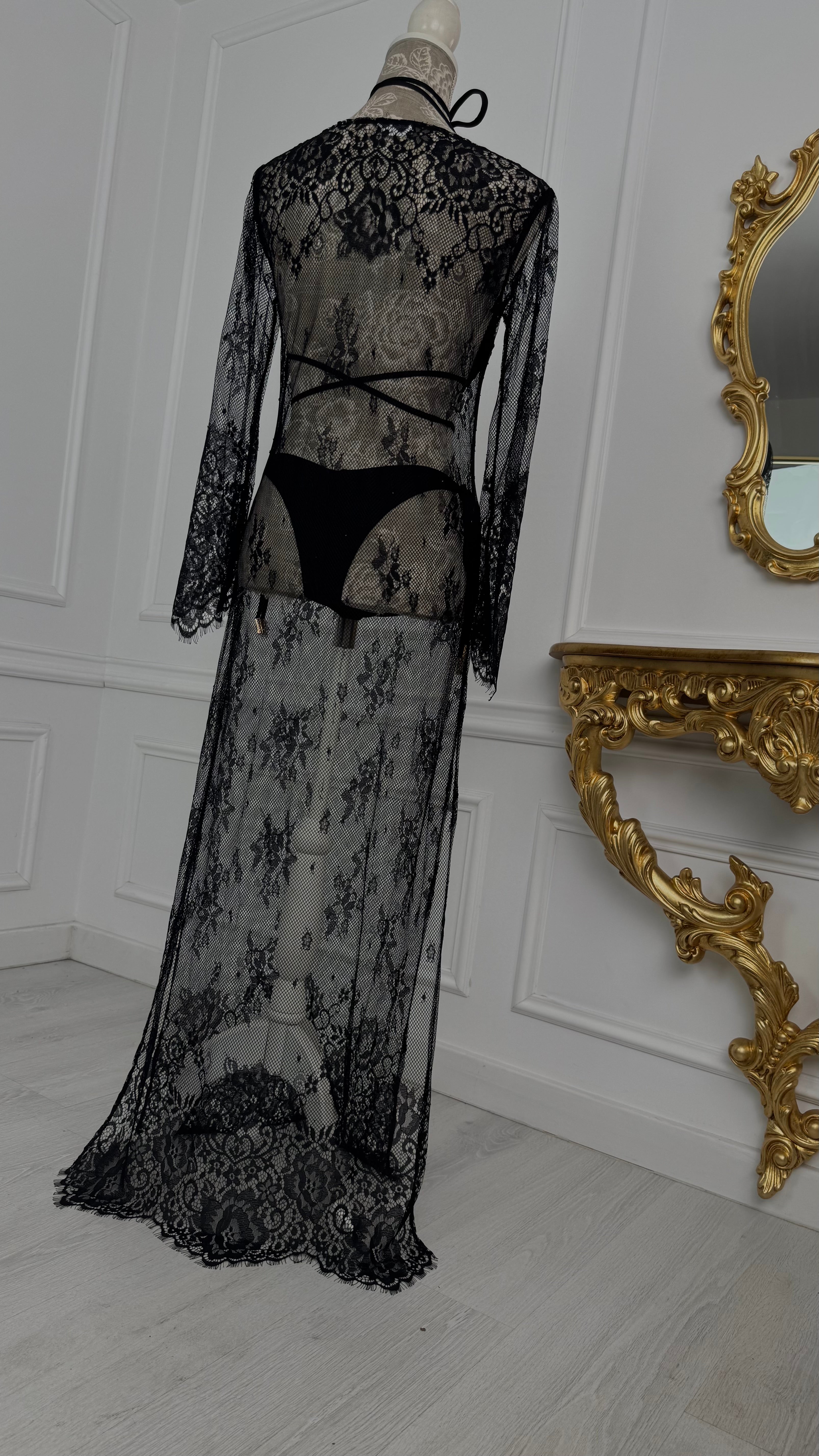 Rochie lungă din dantelă cu mâneca lungă NEGRU