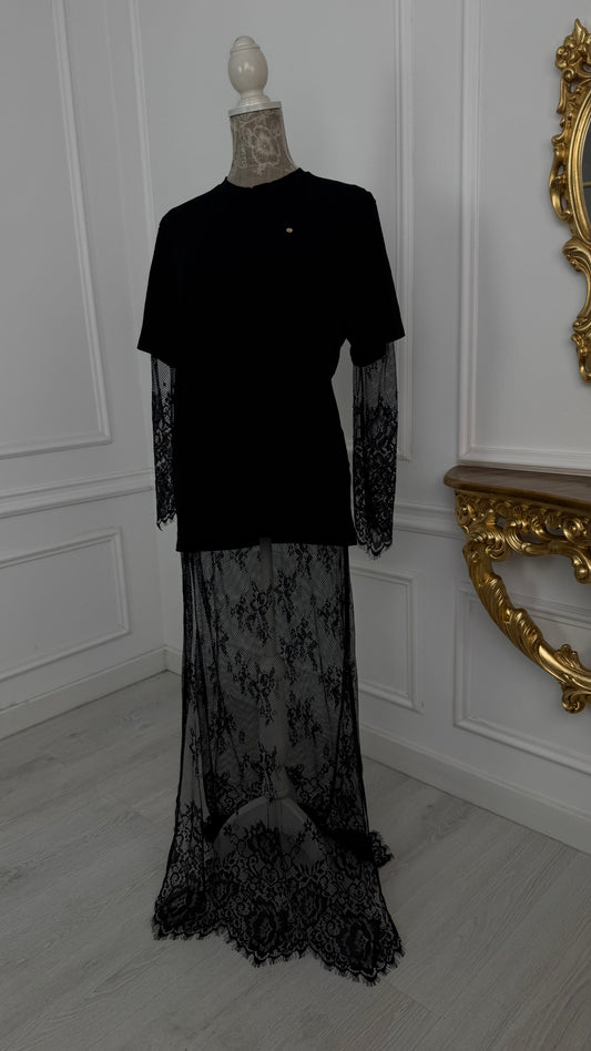 SET Tricou "SOFTIE" NEGRU STANDARD CUT  + Rochie lungă din dantelă cu mâneca lungă NEGRU