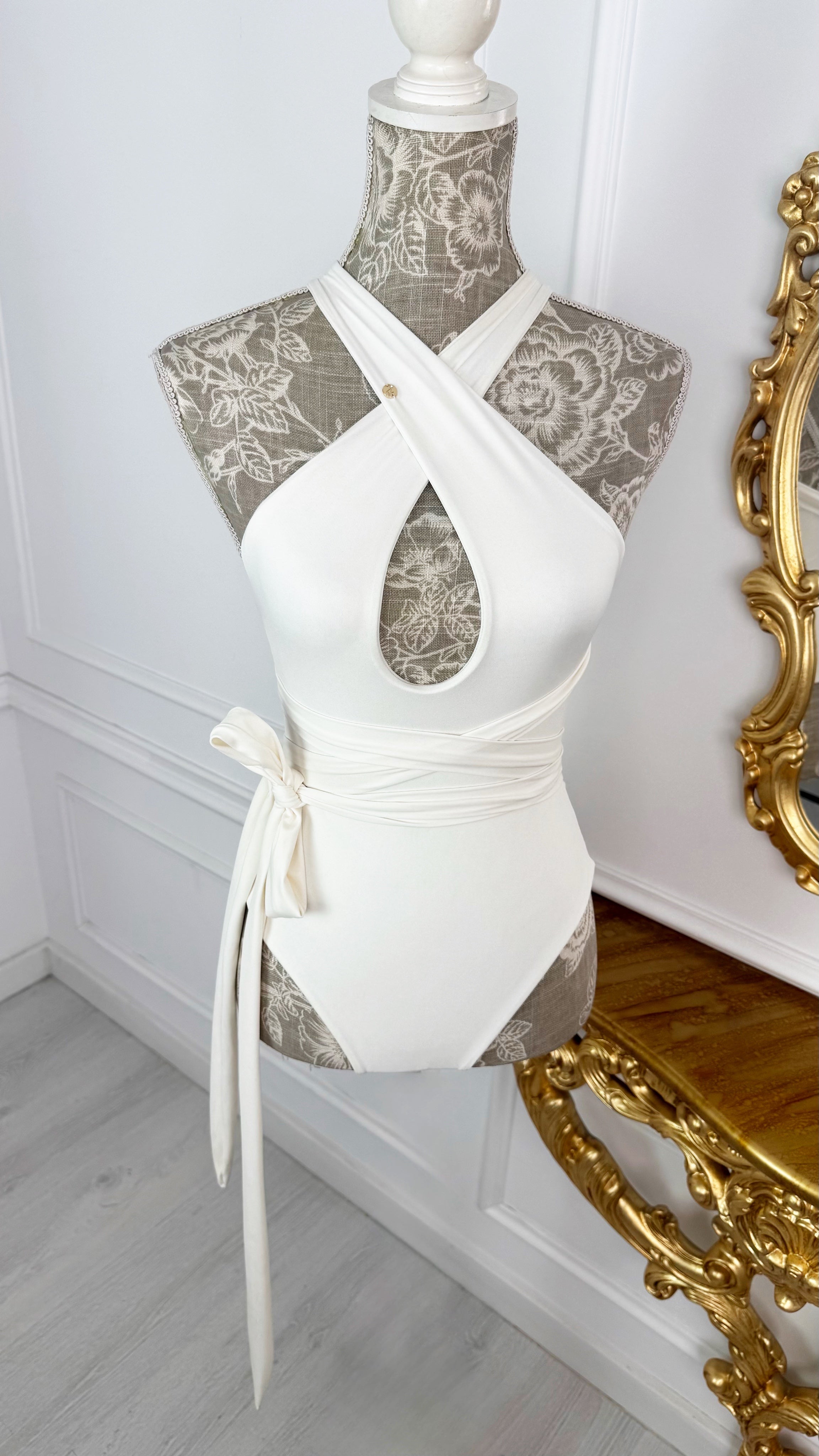 Costum de baie/Body întreg "Latifa" Brazilian Cut - MILK