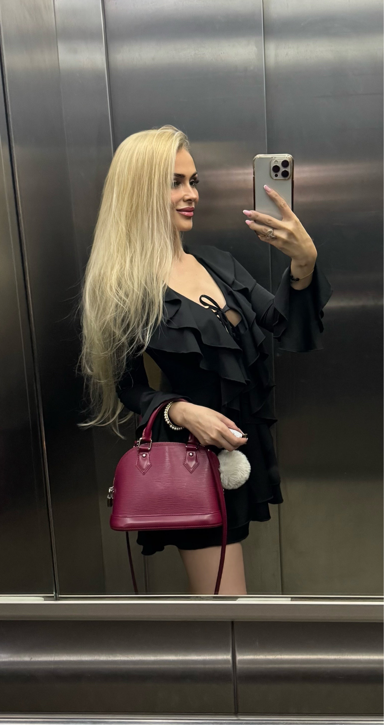 Rochie ALEXIS elasticǎ cu Volane mâneca lungǎ BLACK